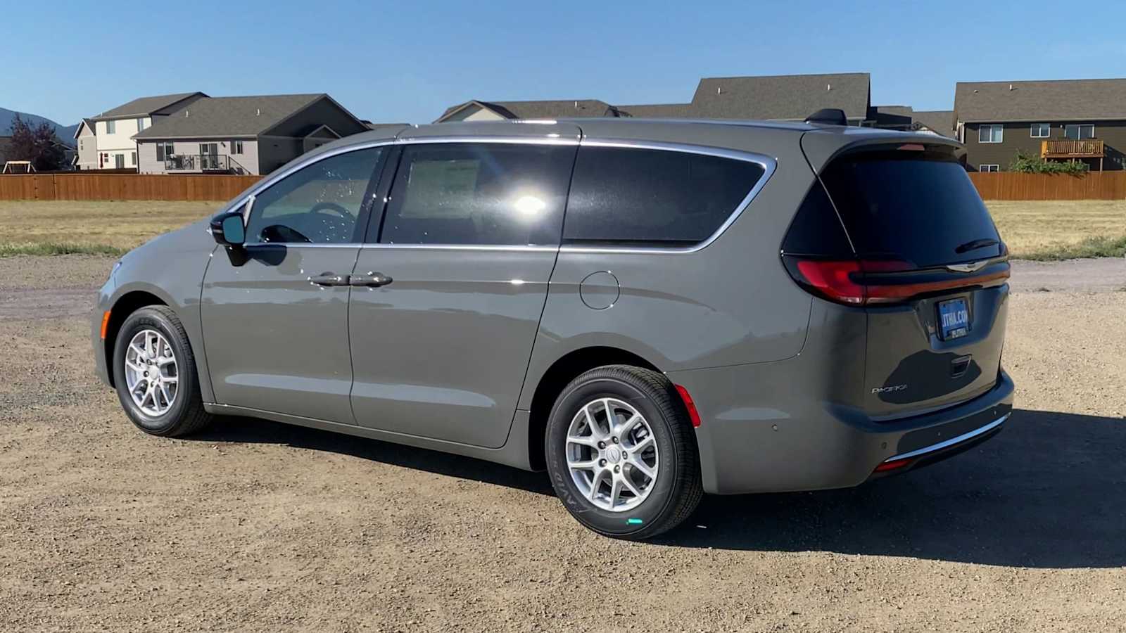 Thumbnail: 2025 Chrysler Pacifica - 6