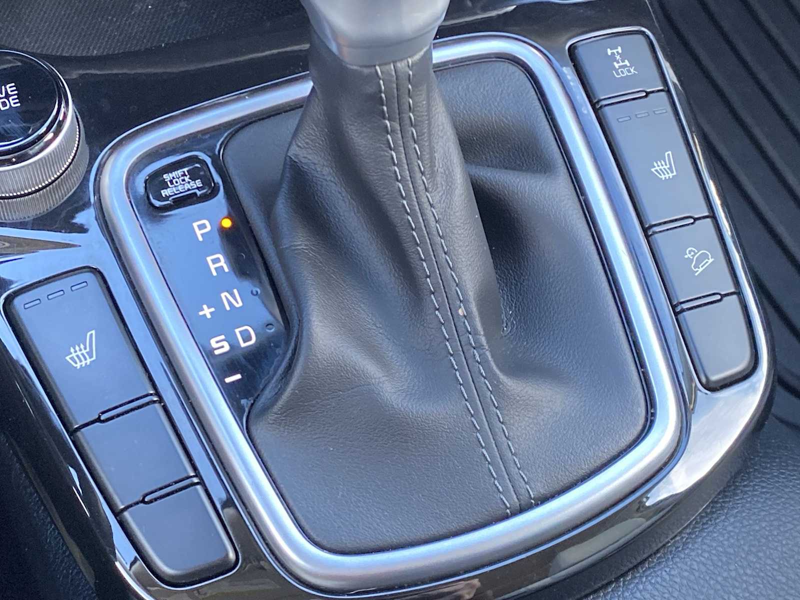 Thumbnail: 2023 Kia Seltos - 25