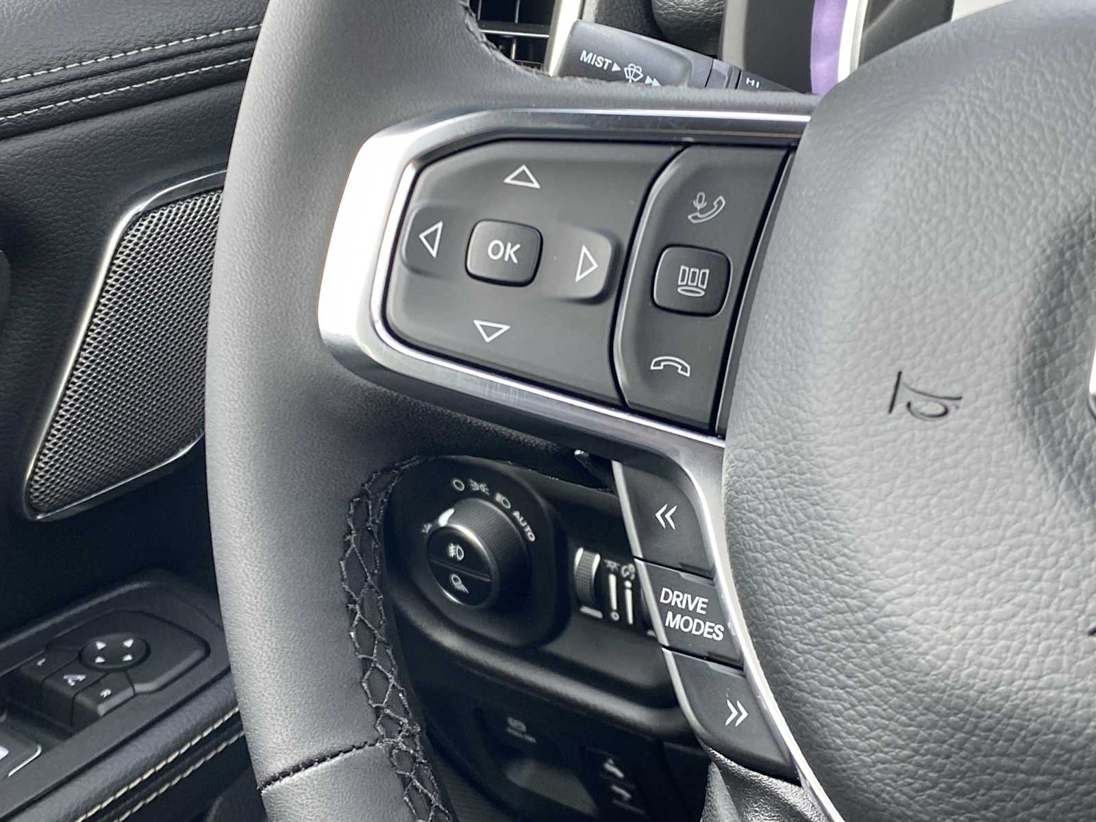 Thumbnail: 2026 RAM 1500 - 32