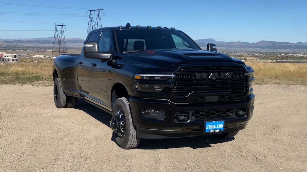 New 2026 Ram 3500 LARAMIE CREW CAB 4X4 8' BOX Pickup