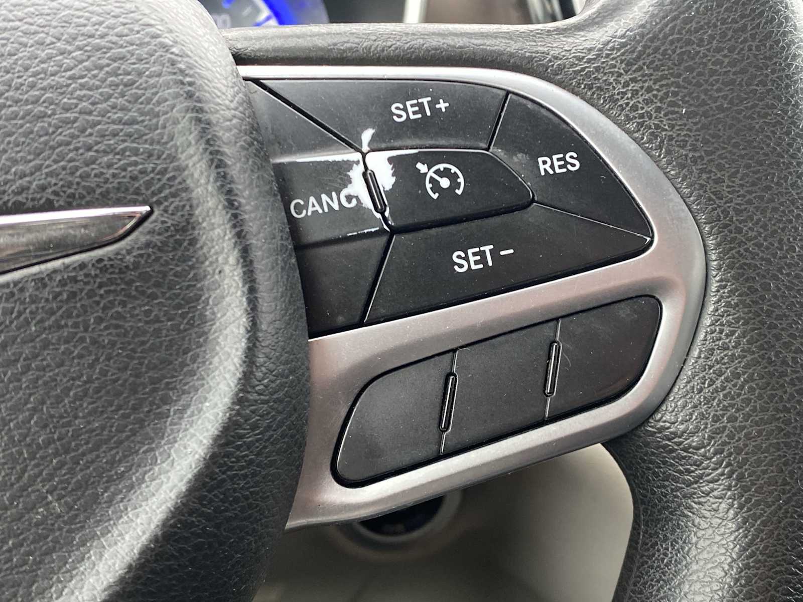 Thumbnail: 2017 Chrysler Pacifica - 20