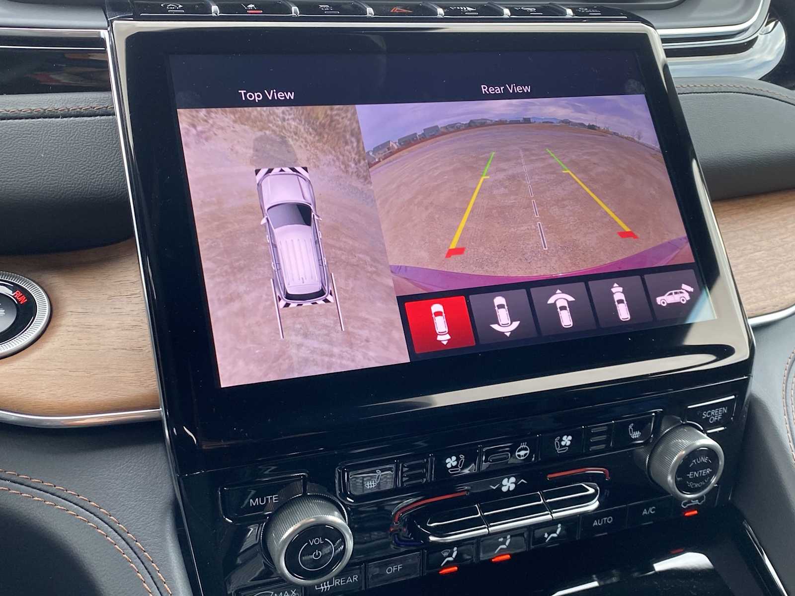 Thumbnail: 2025 Jeep Grand Cherokee - 22