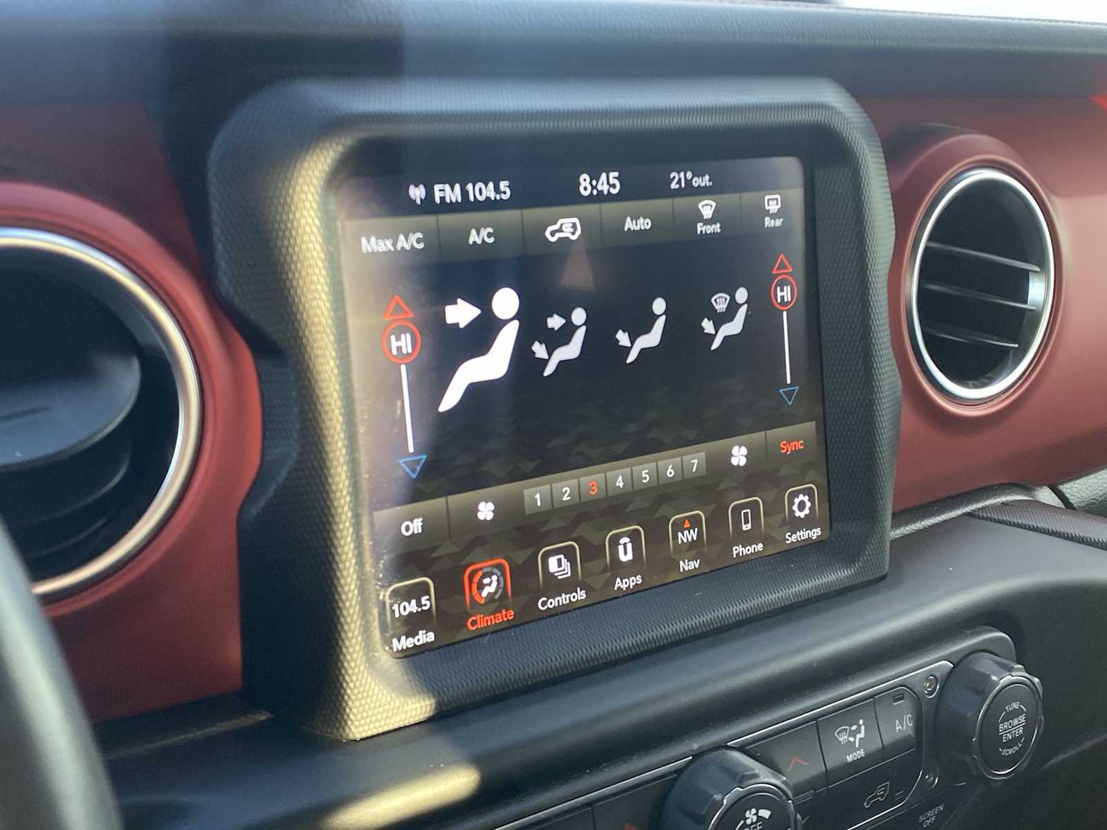 Thumbnail: 2021 Jeep Wrangler - 23