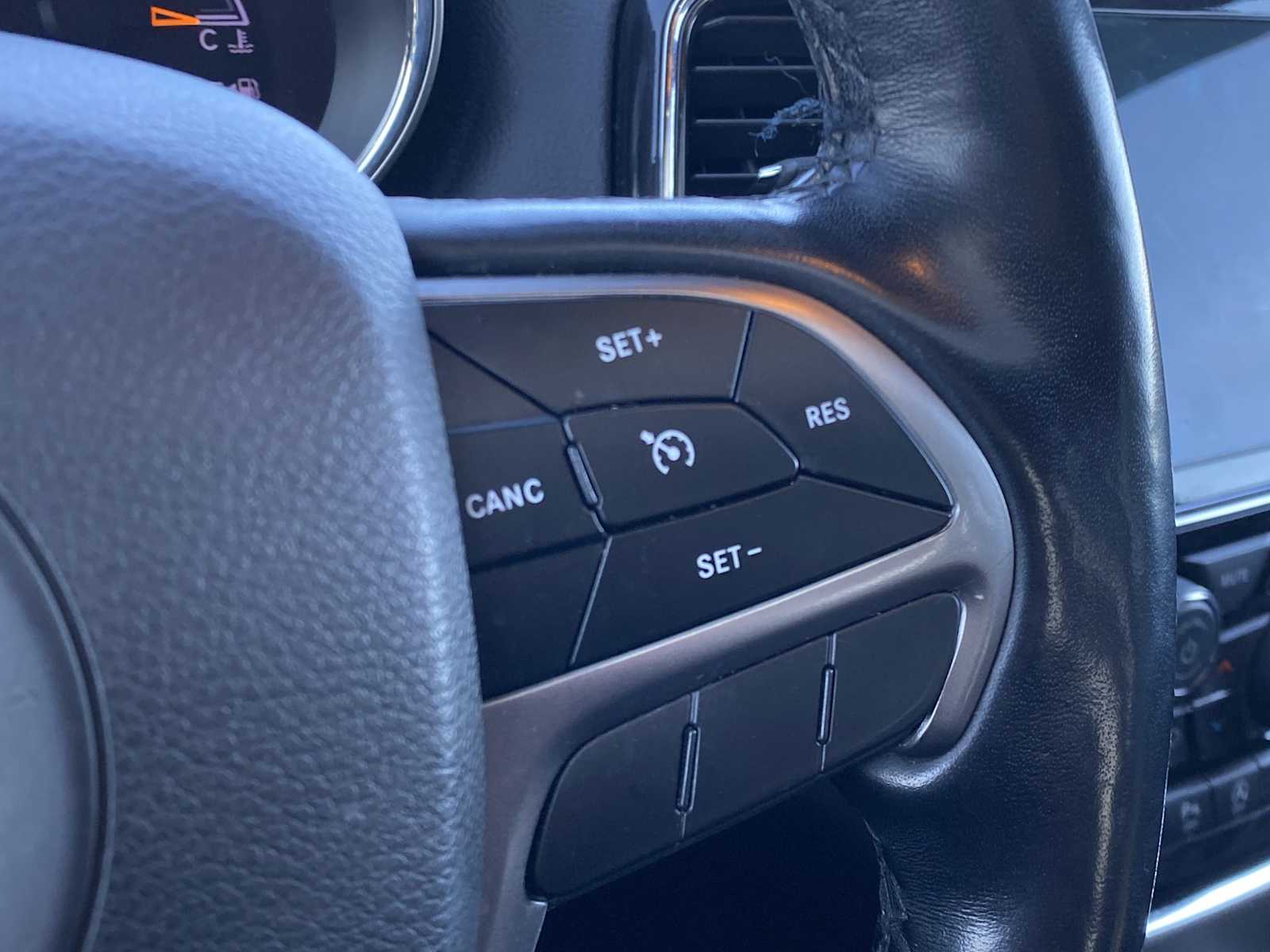 Thumbnail: 2021 Jeep Grand Cherokee - 27