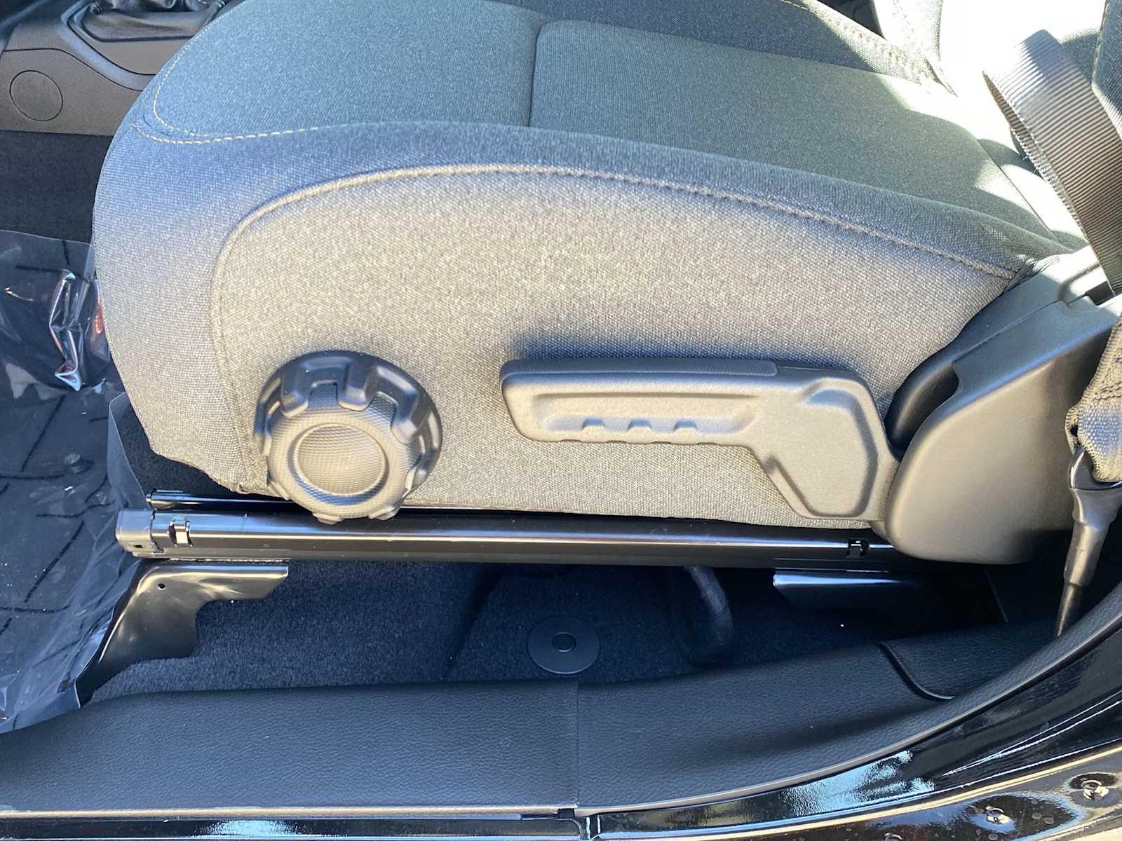 Thumbnail: 2026 Jeep Gladiator - 21