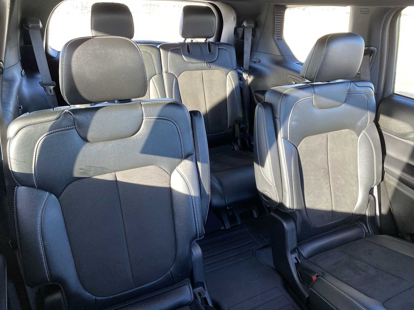 Thumbnail: 2023 Jeep Grand Cherokee - 17