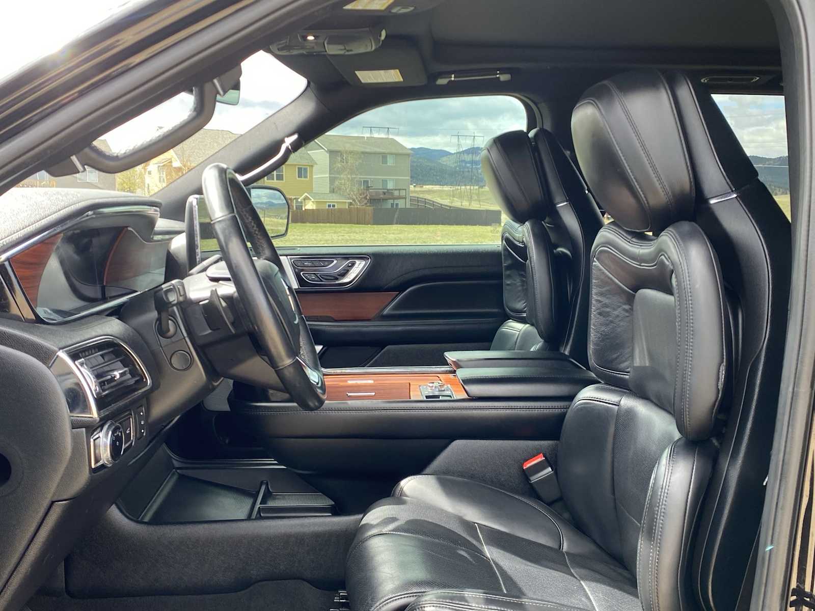 Thumbnail: 2020 Lincoln Navigator - 16