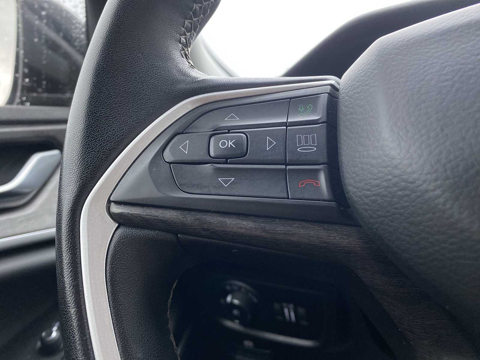 Thumbnail: 2022 Jeep Grand Cherokee - 24