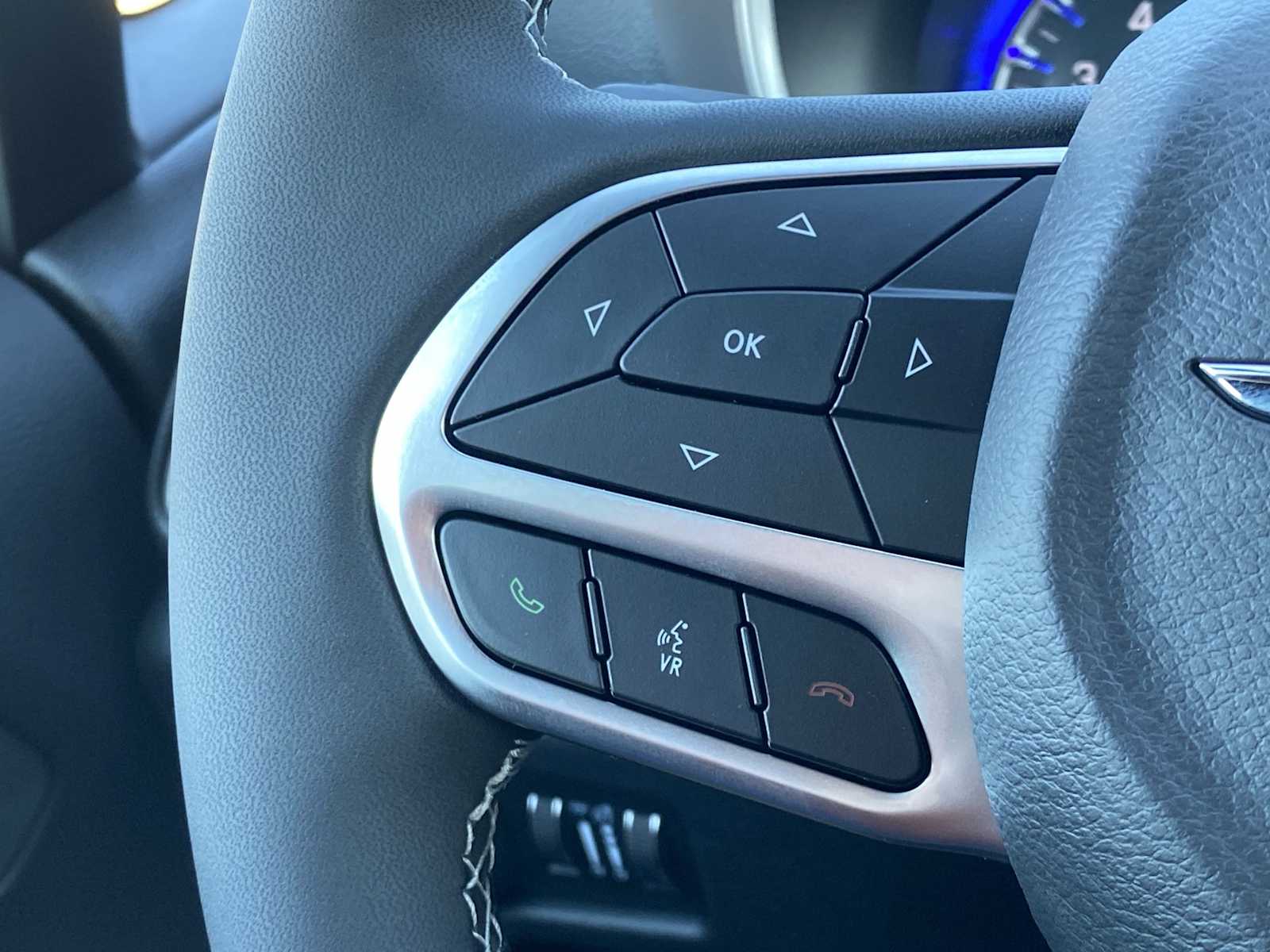 Thumbnail: 2025 Chrysler Pacifica - 23