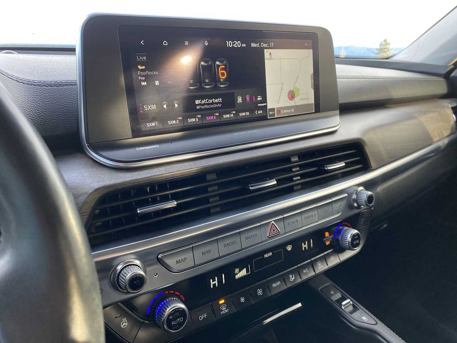 Thumbnail: 2022 Kia Telluride - 18