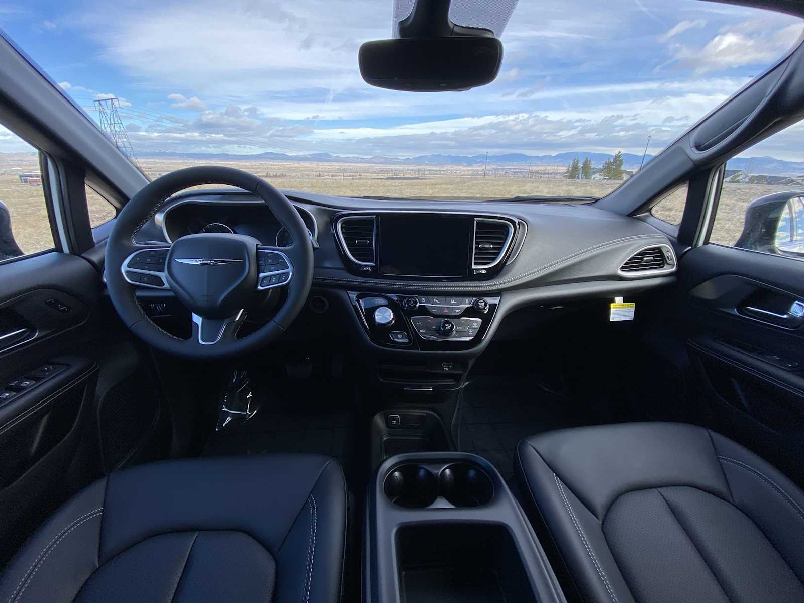 Thumbnail: 2026 Chrysler Pacifica - 16