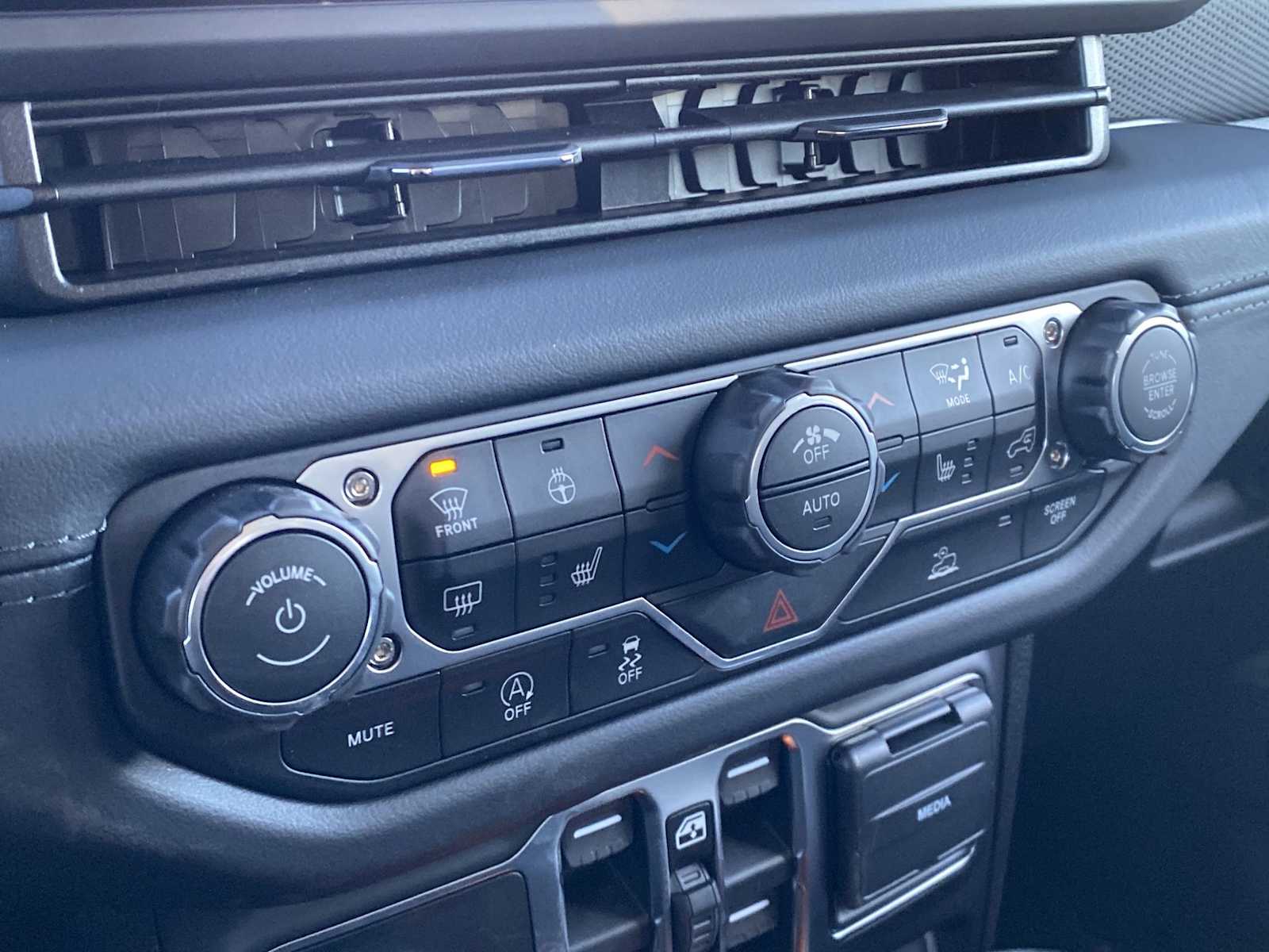 Thumbnail: 2026 Jeep Wrangler - 27