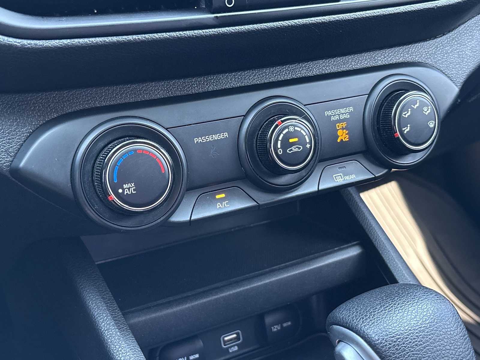 2023 Kia Forte LXS - Photo 24