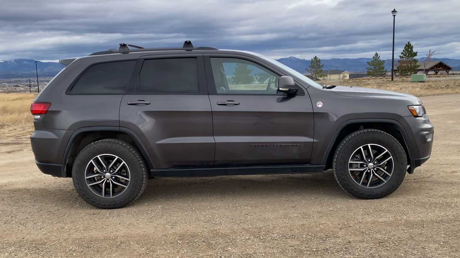 Thumbnail: 2017 Jeep Grand Cherokee - 9