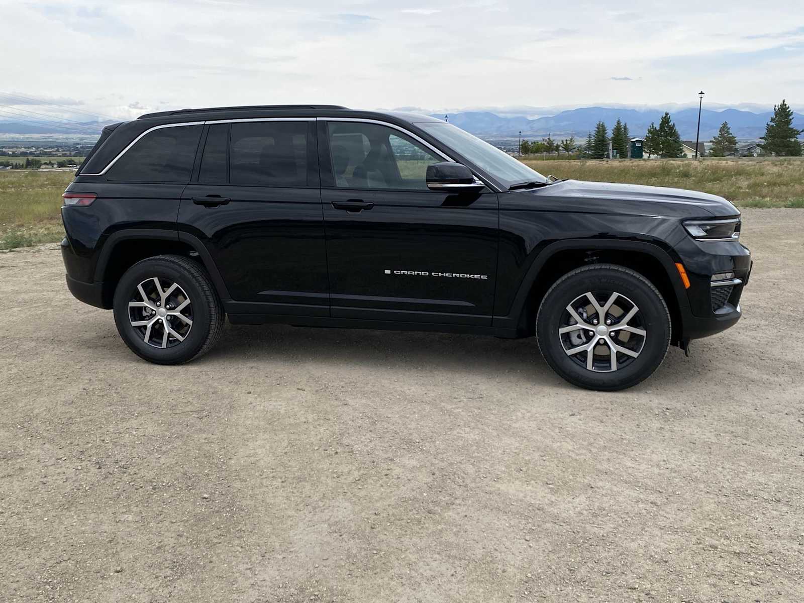 Thumbnail: 2025 Jeep Grand Cherokee - 21