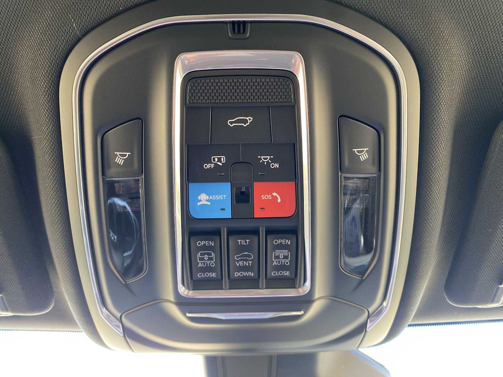 Thumbnail: 2025 Jeep Grand Cherokee - 33