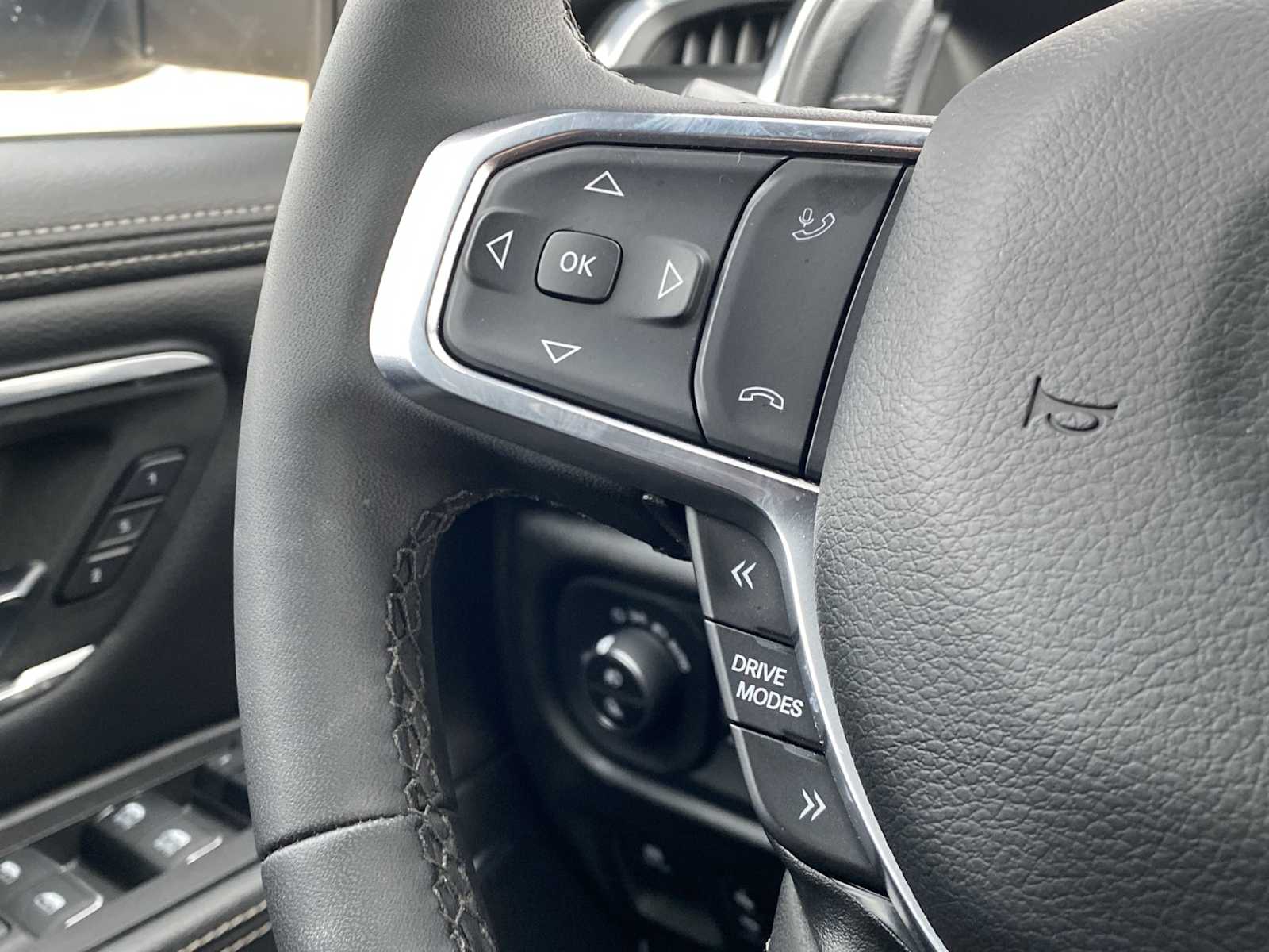 Thumbnail: 2025 RAM 1500 - 26