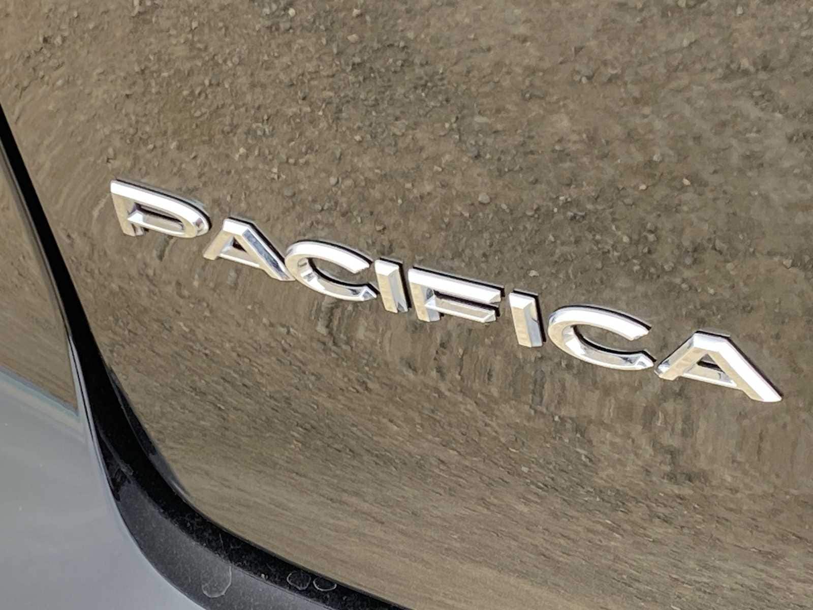 Thumbnail: 2026 Chrysler Pacifica - 15