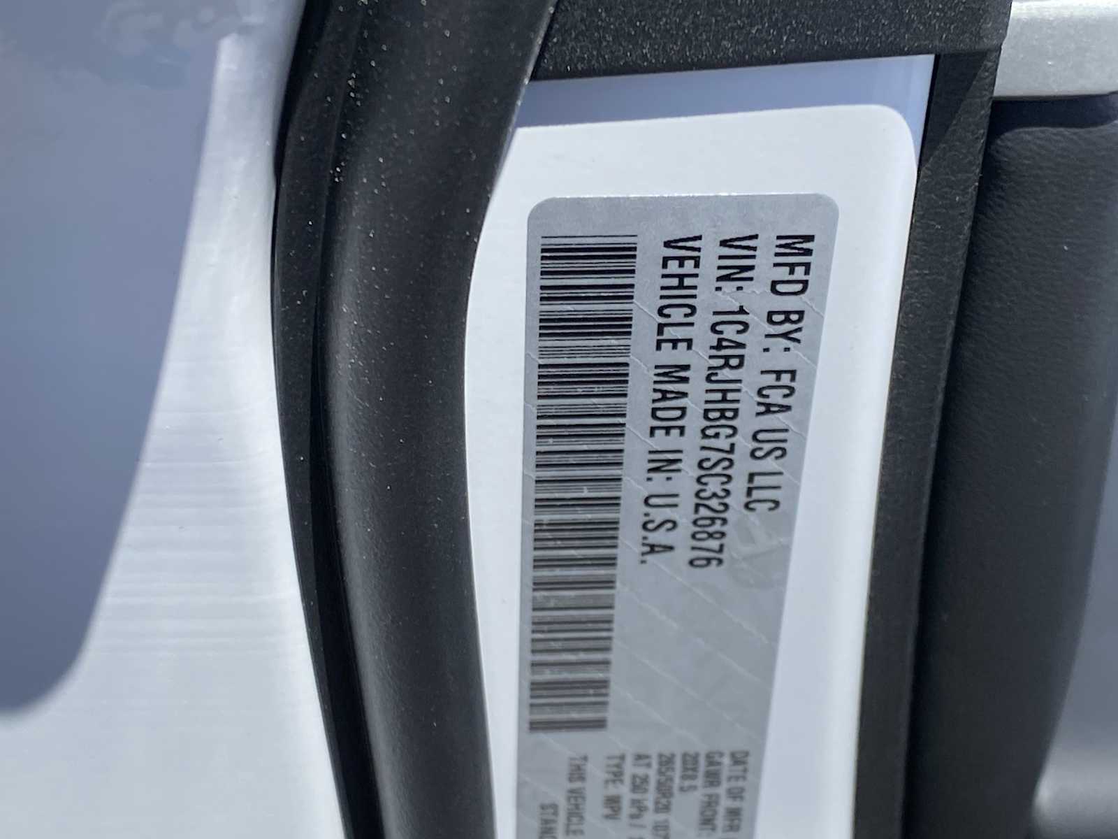 Thumbnail: 2025 Jeep Grand Cherokee - 32