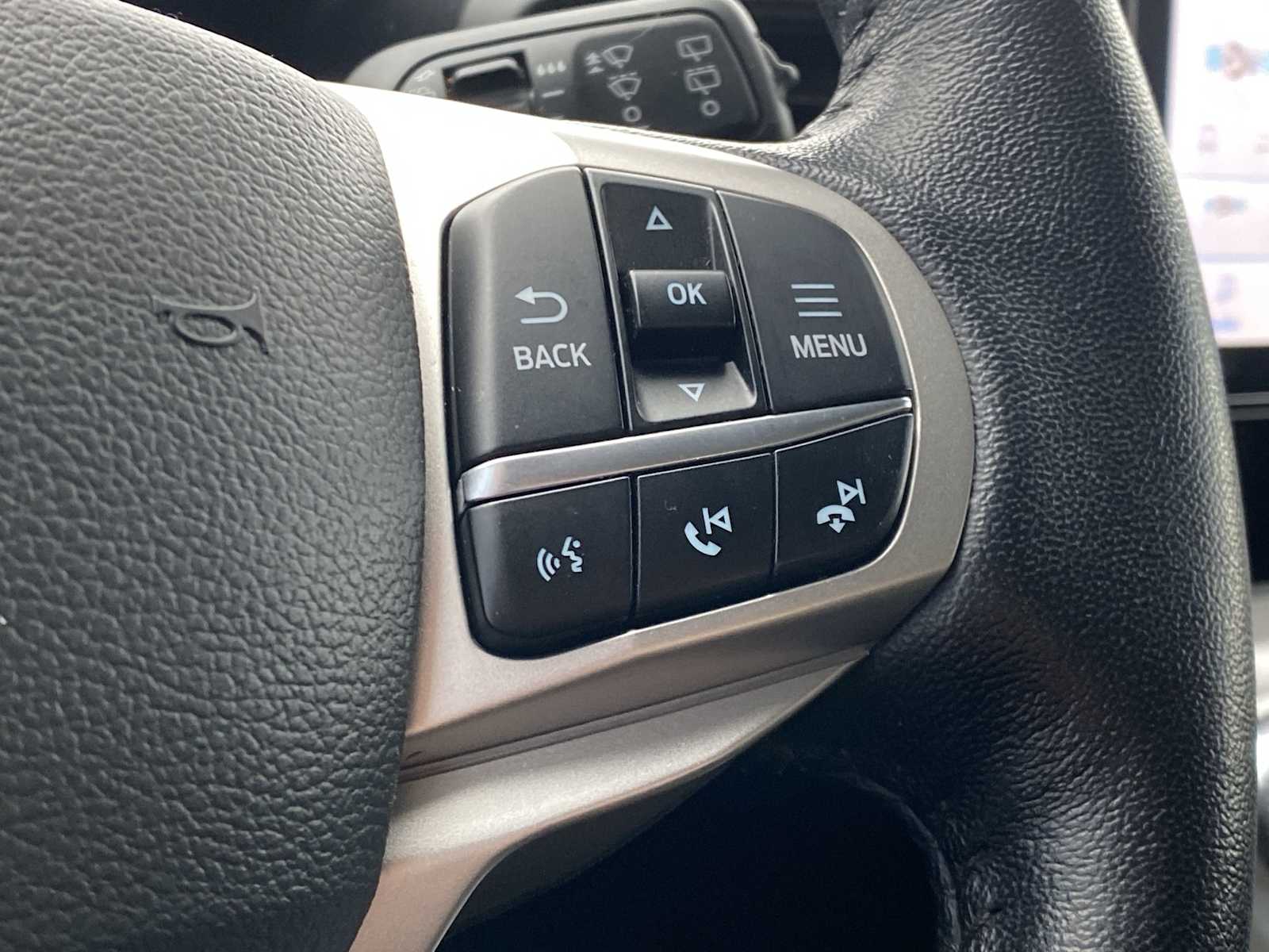 Thumbnail: 2022 Ford Explorer - 26