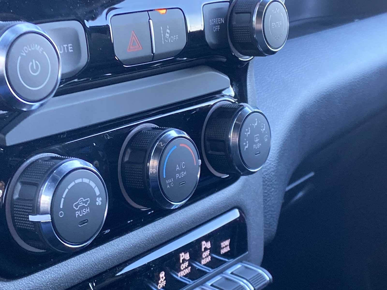 2025 RAM 1500 Tradesman 24