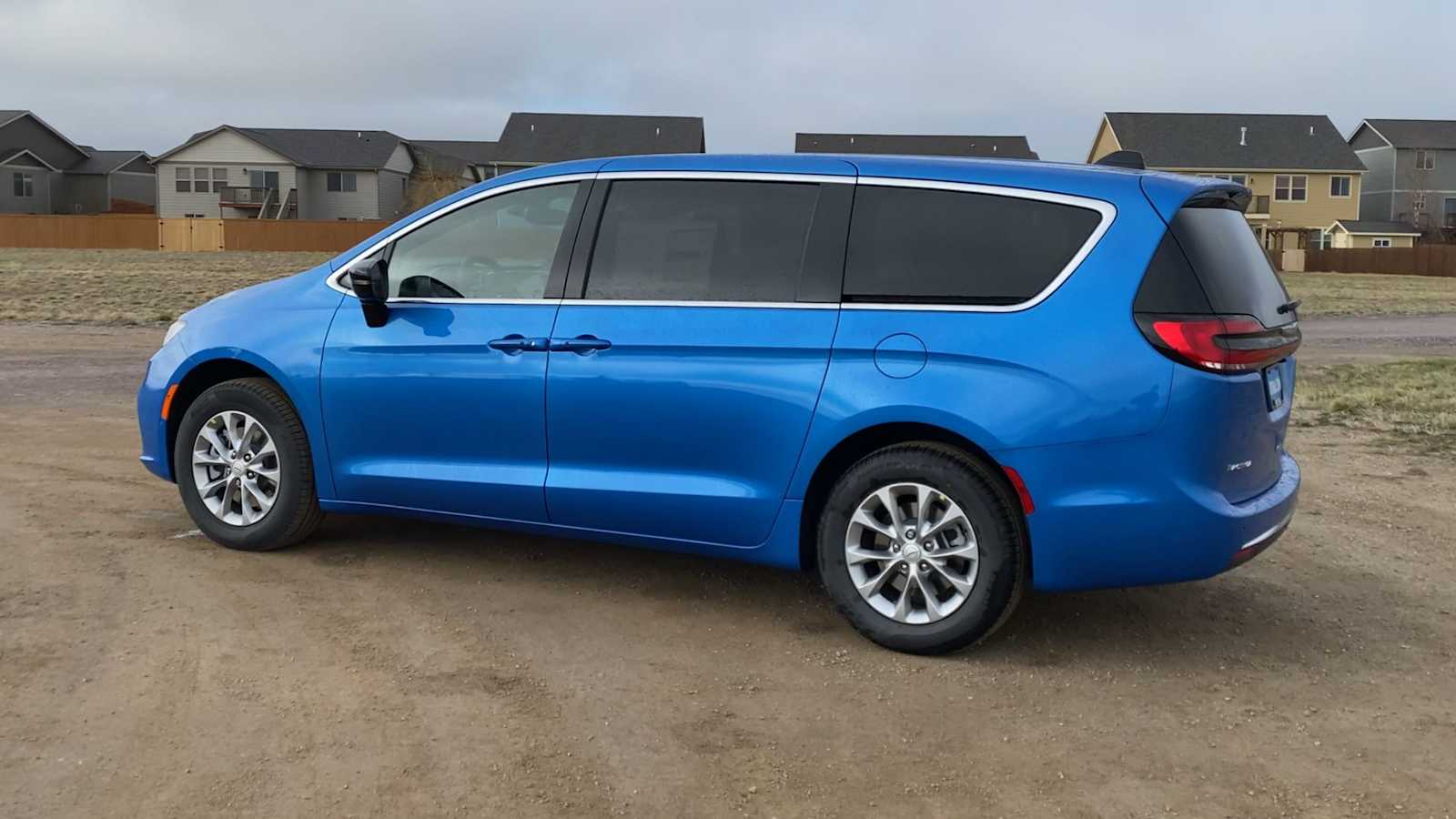 Thumbnail: 2026 Chrysler Pacifica - 6
