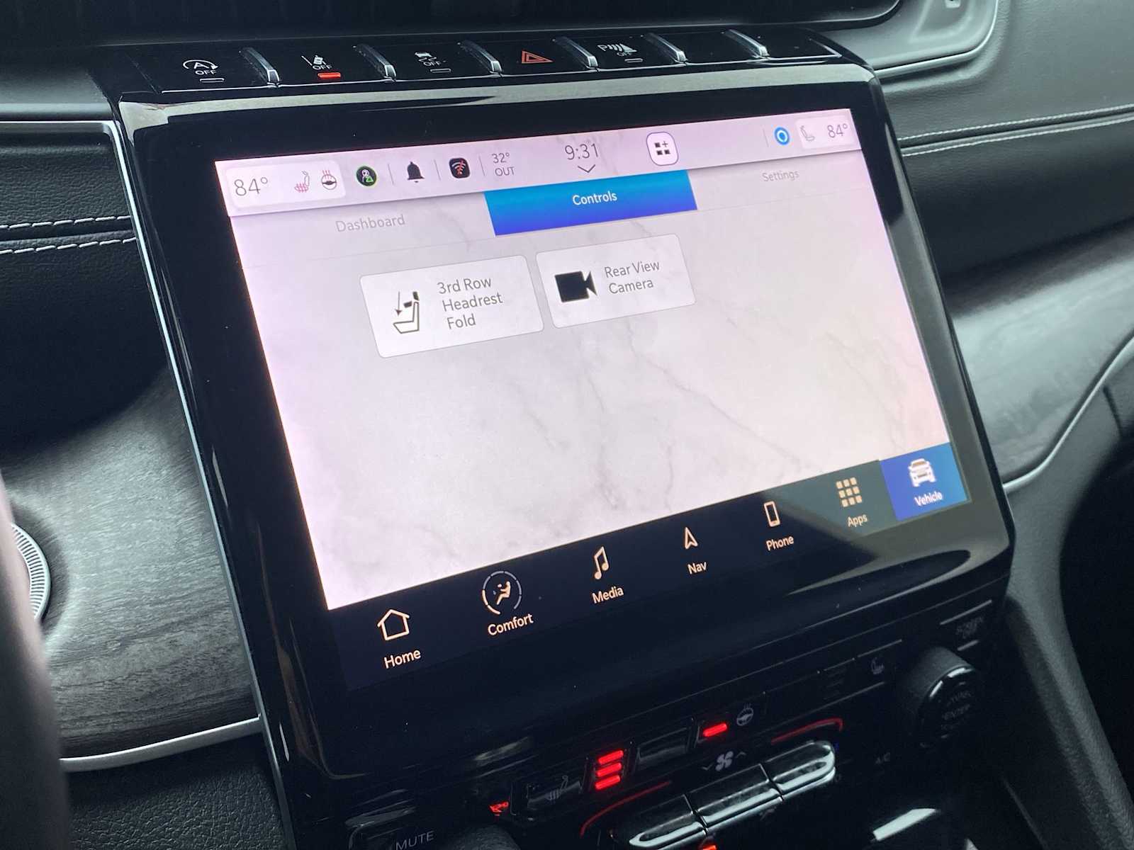 Thumbnail: 2022 Jeep Grand Cherokee - 30