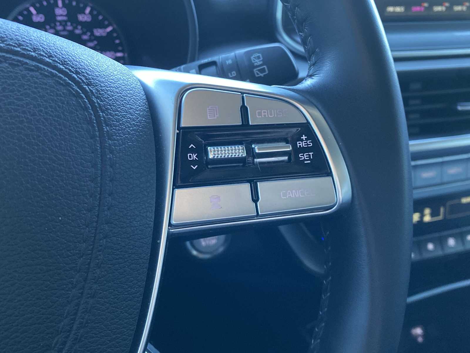 Thumbnail: 2022 Kia Telluride - 25