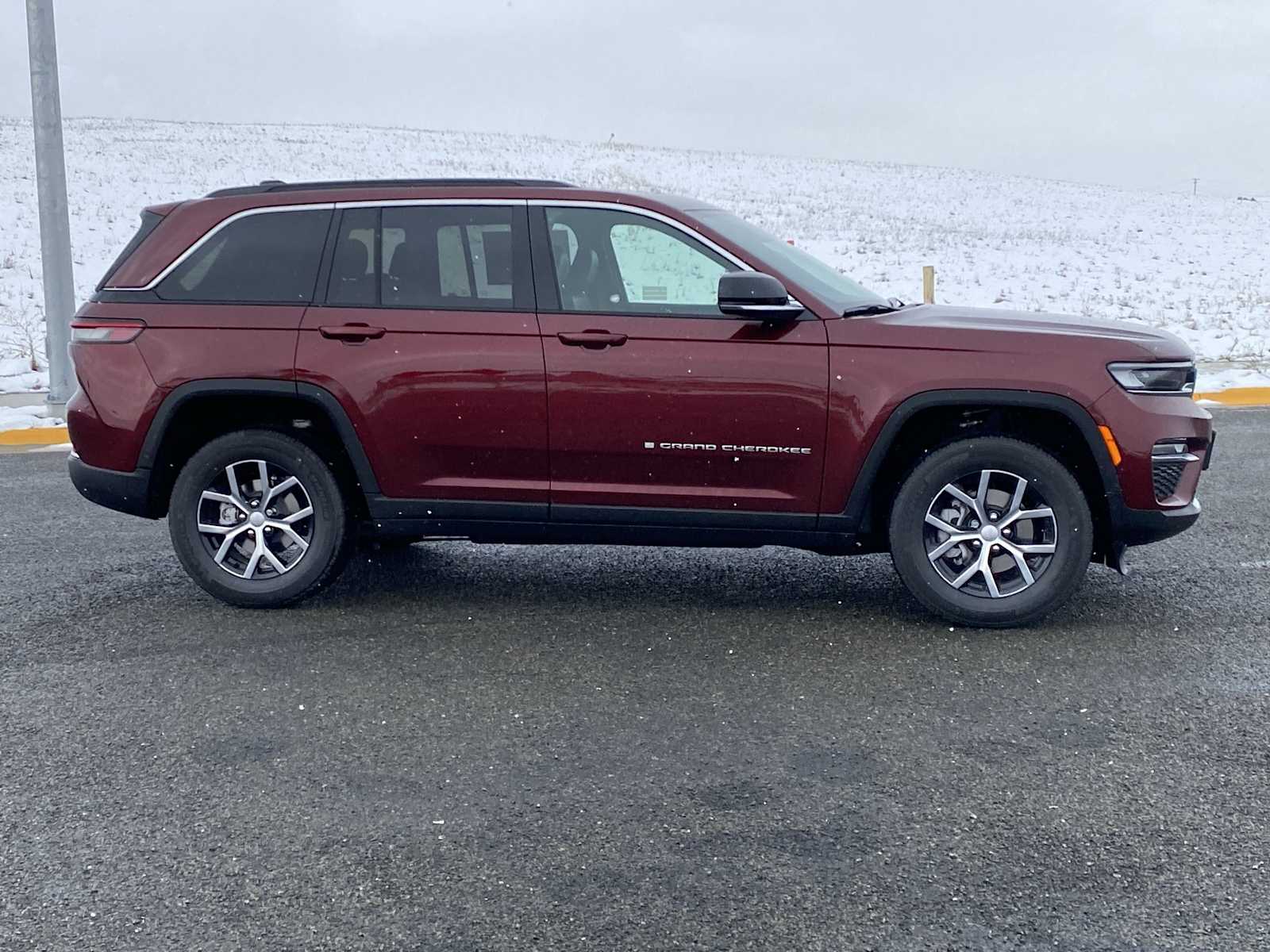 Thumbnail: 2025 Jeep Grand Cherokee - 20