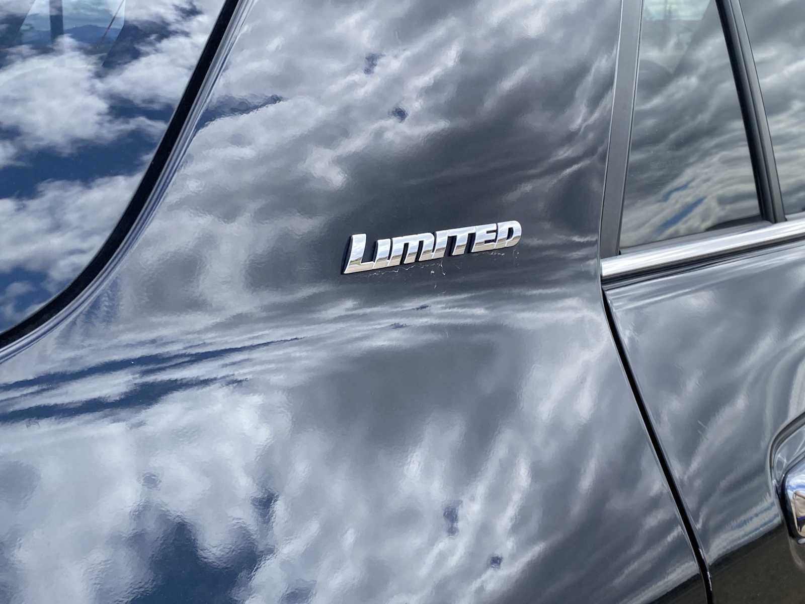 Thumbnail: 2018 Toyota 4Runner - 17