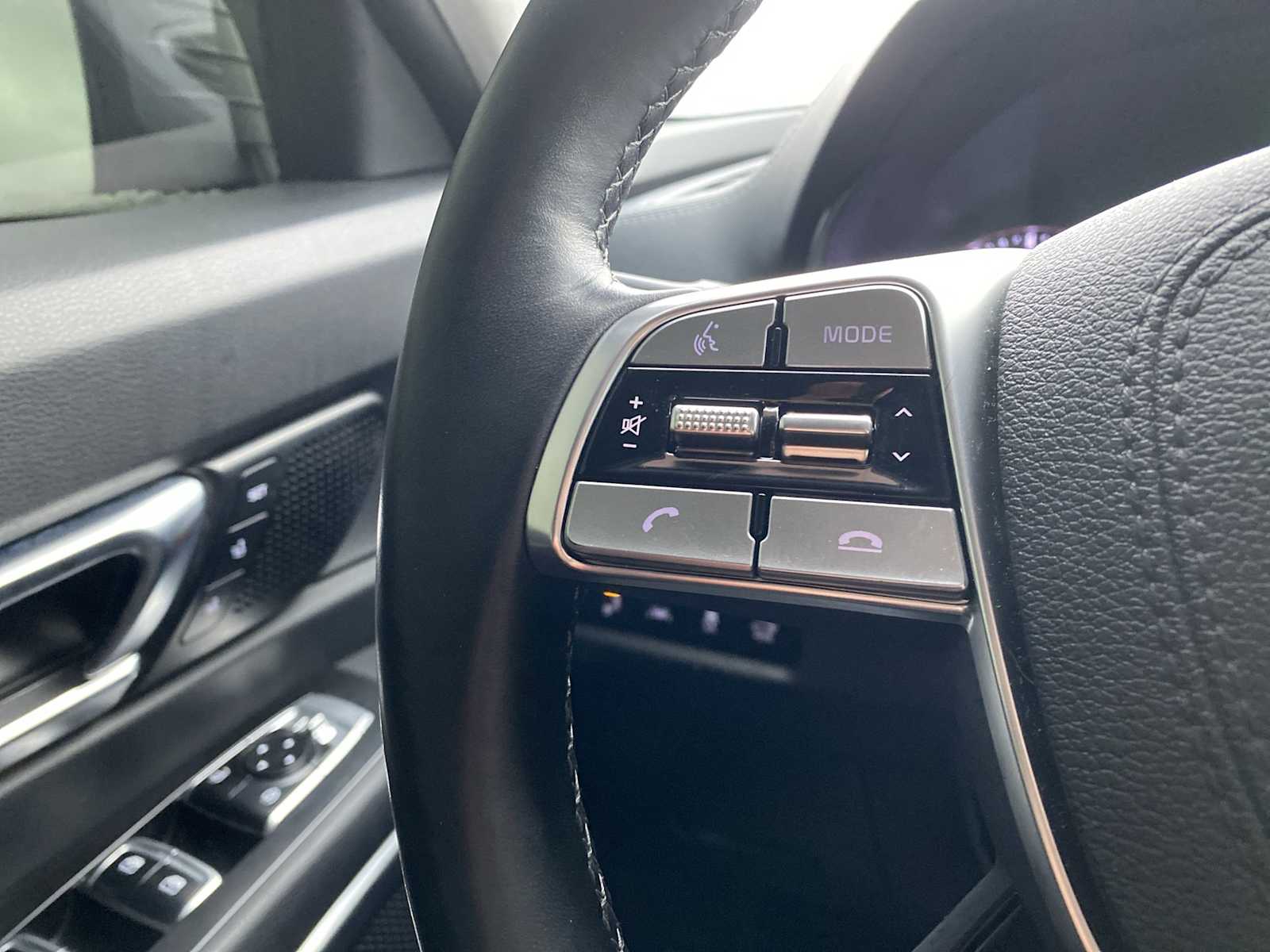 Thumbnail: 2022 Kia Telluride - 22