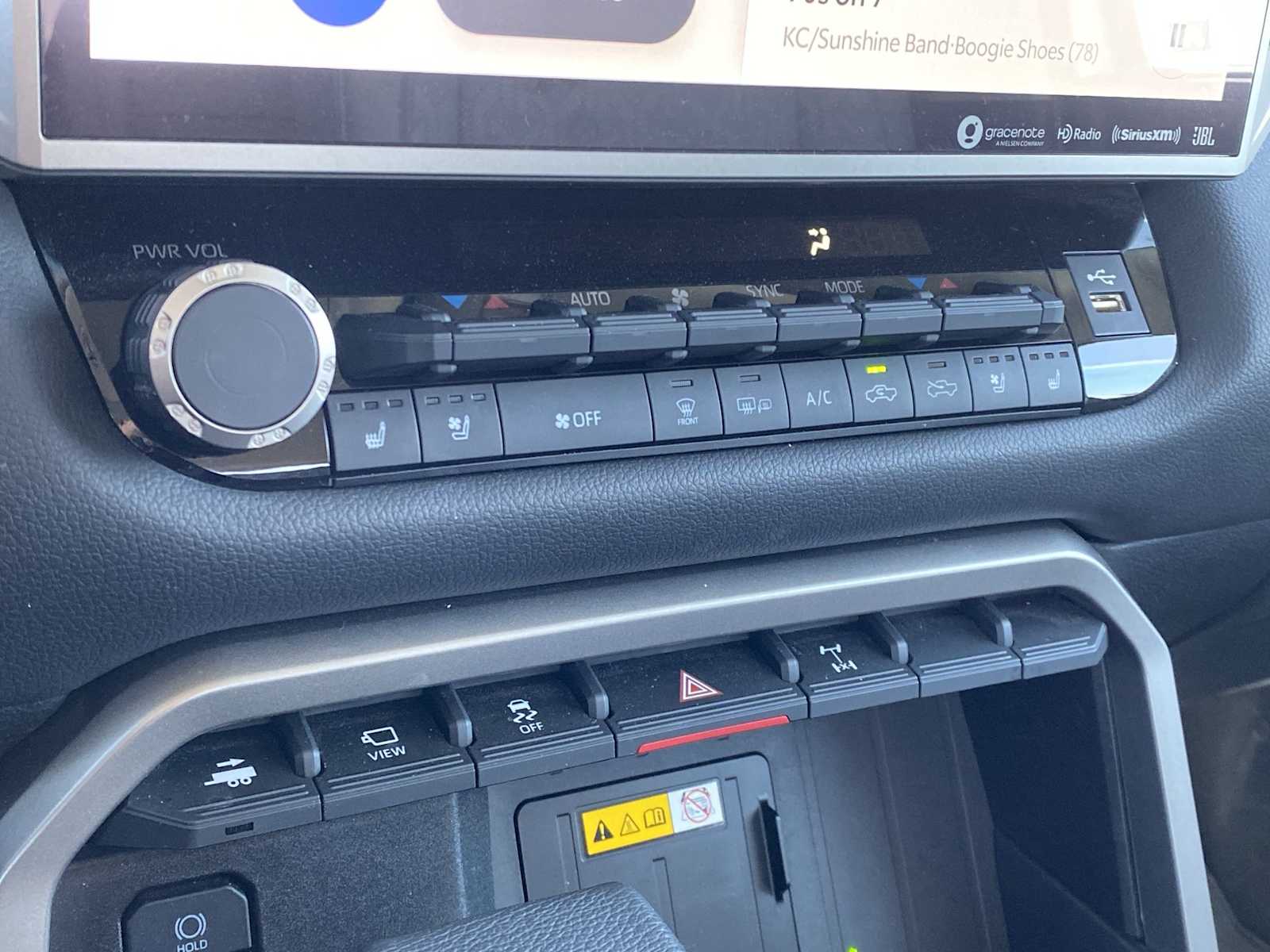 Thumbnail: 2024 Toyota Tundra - 24