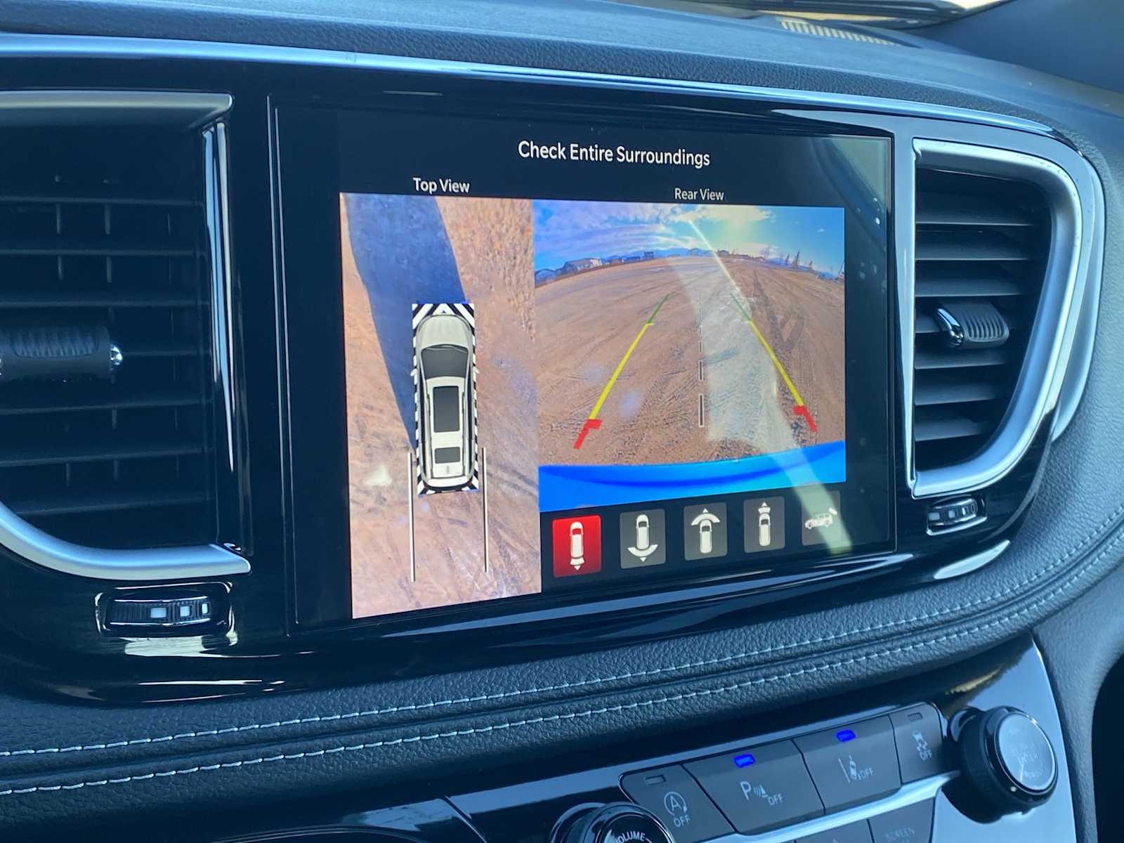 Thumbnail: 2026 Chrysler Pacifica - 28