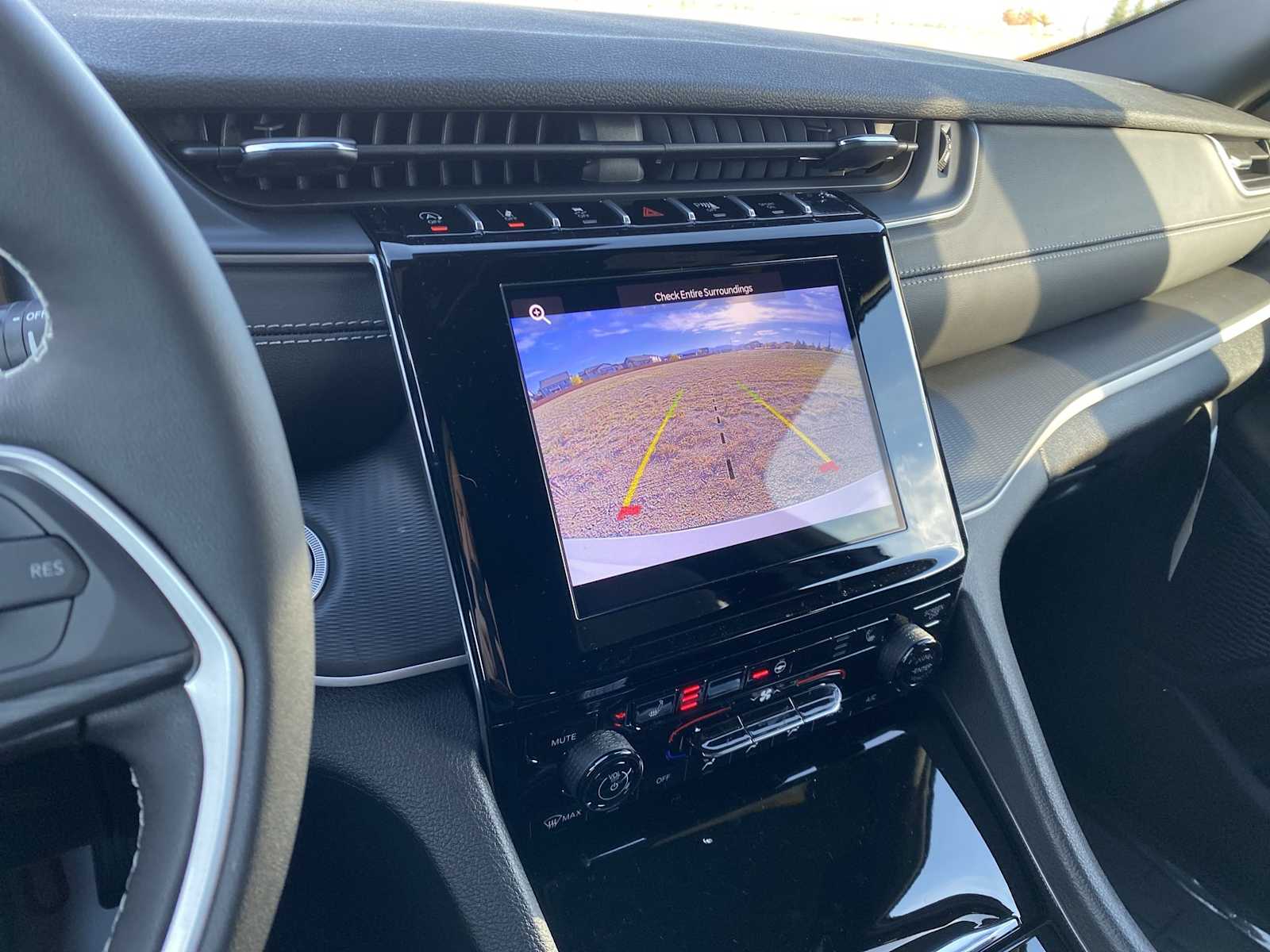 Thumbnail: 2025 Jeep Grand Cherokee - 23