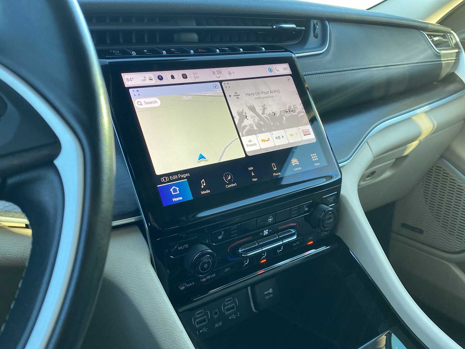 Thumbnail: 2022 Jeep Grand Cherokee - 22