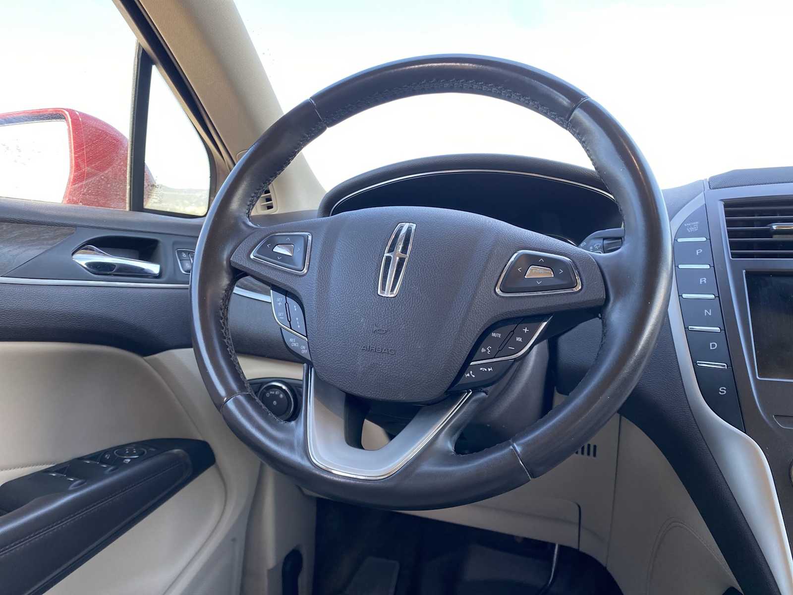 Thumbnail: 2018 Lincoln MKC - 29