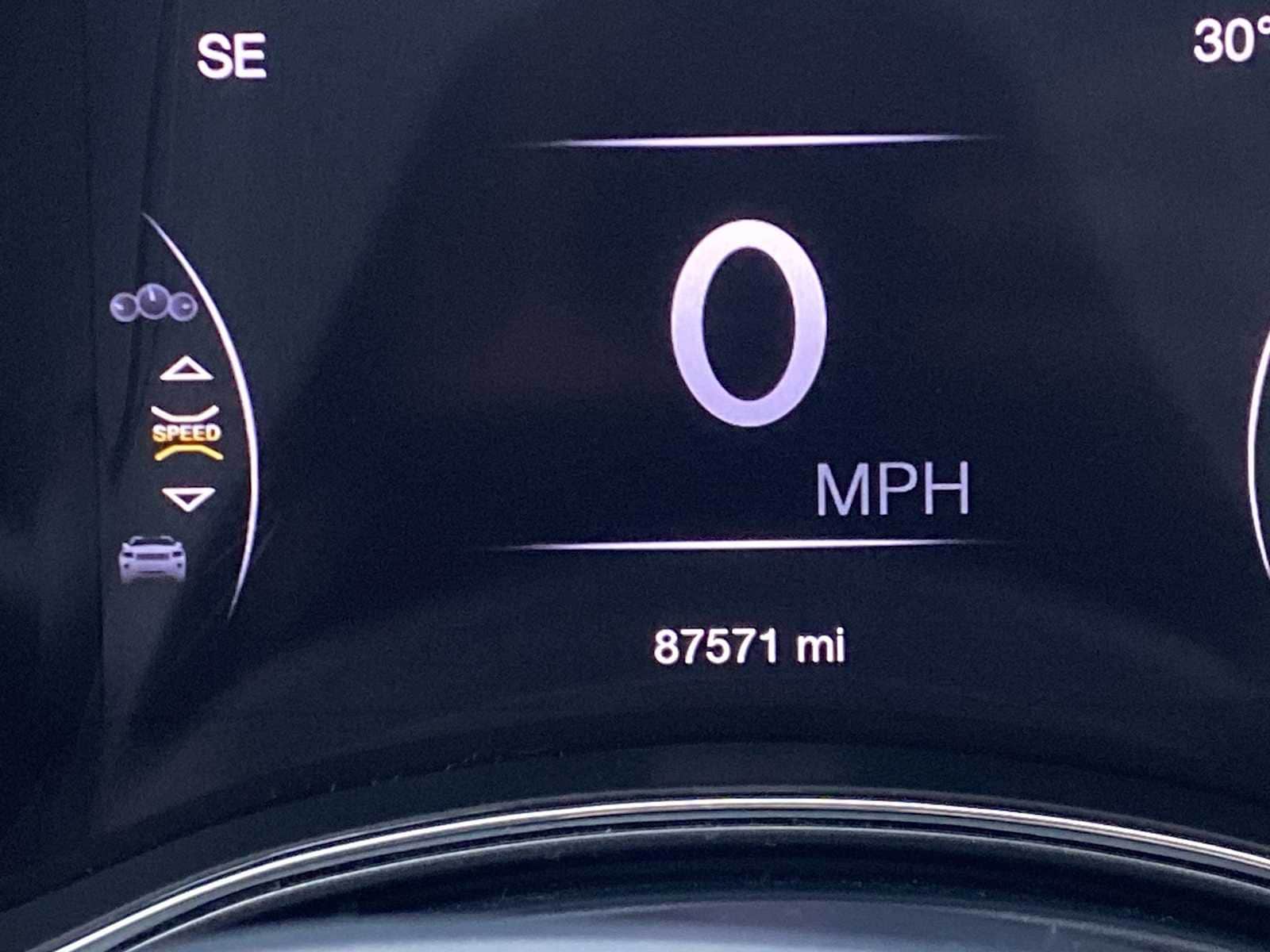 Thumbnail: 2017 Jeep Grand Cherokee - 21