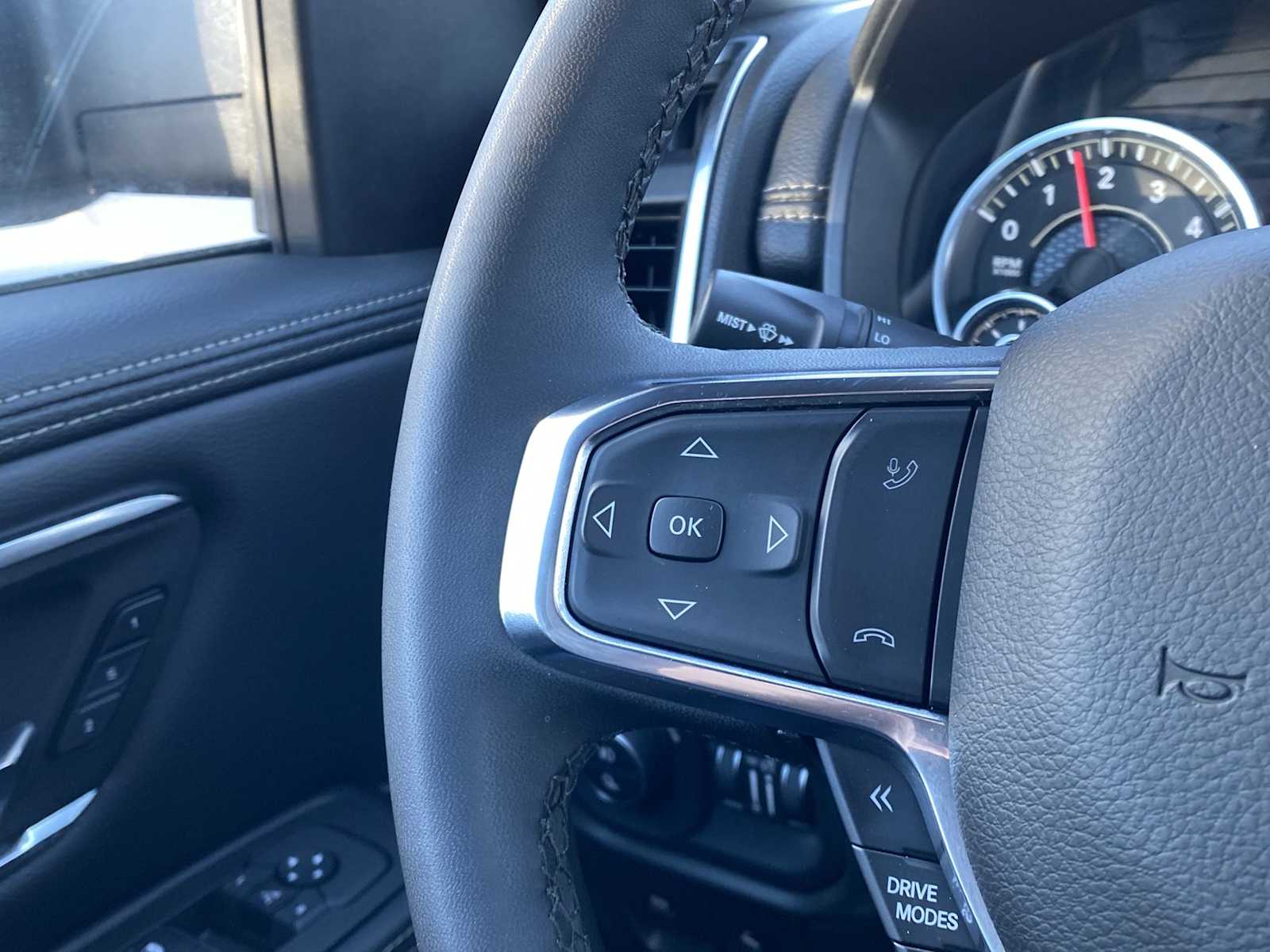 Thumbnail: 2025 RAM 1500 - 25