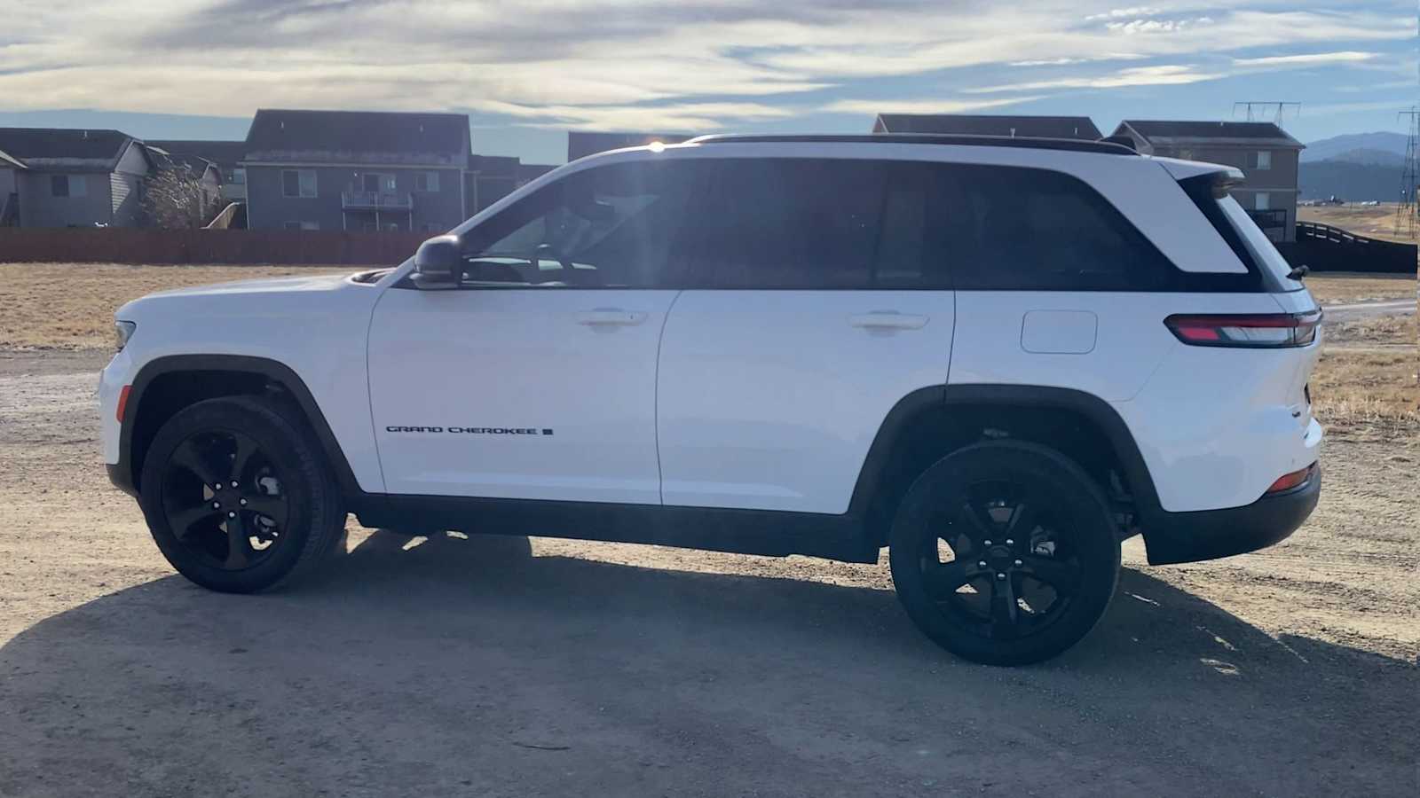 Thumbnail: 2023 Jeep Grand Cherokee - 5