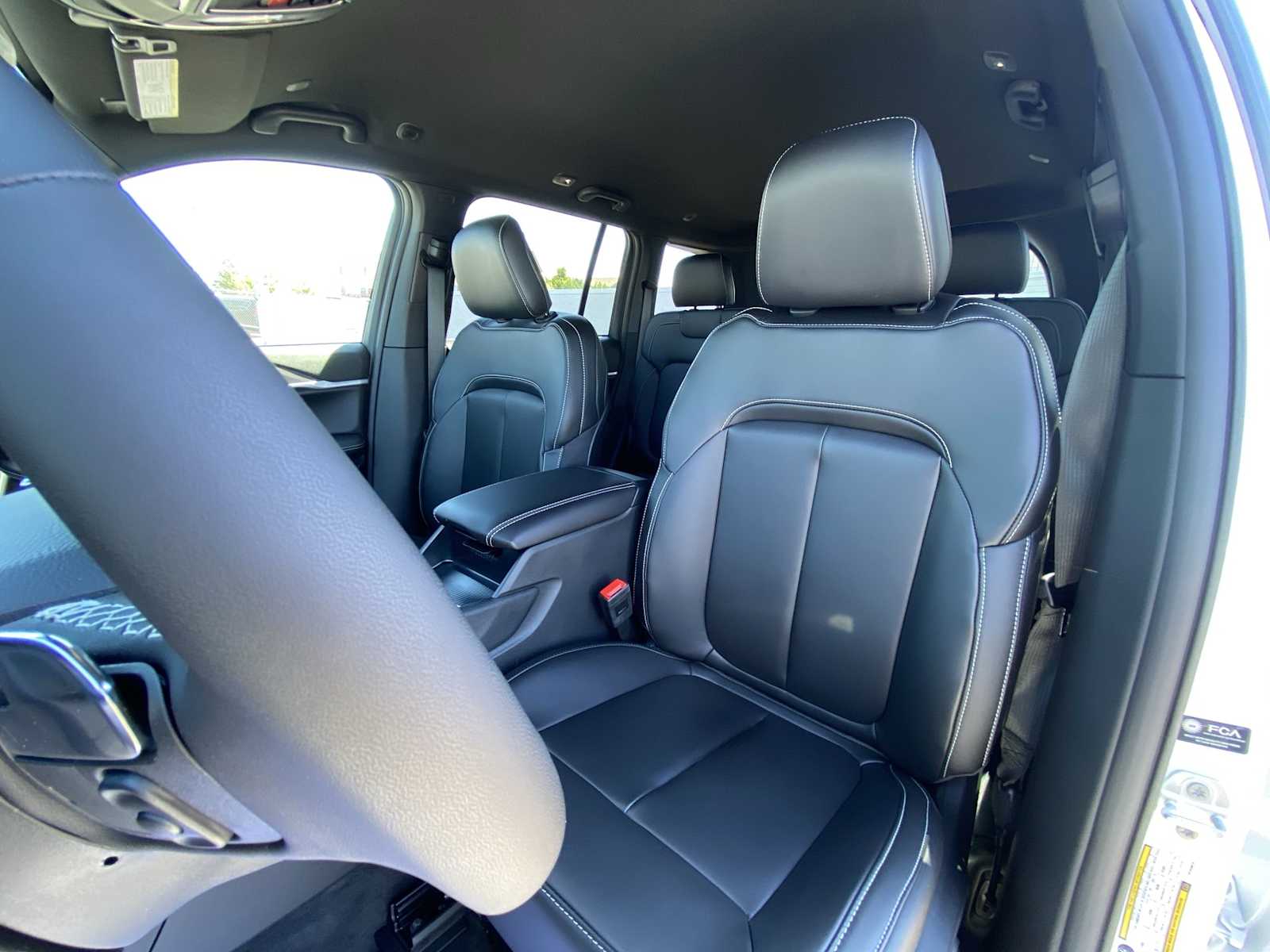 Thumbnail: 2025 Jeep Grand Cherokee - 16