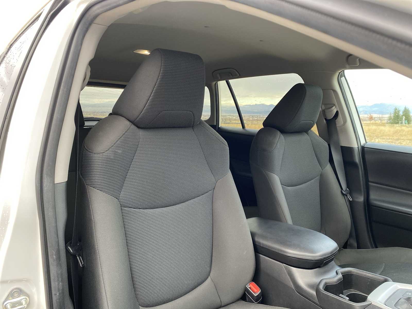 Thumbnail: 2022 Toyota RAV4 - 17