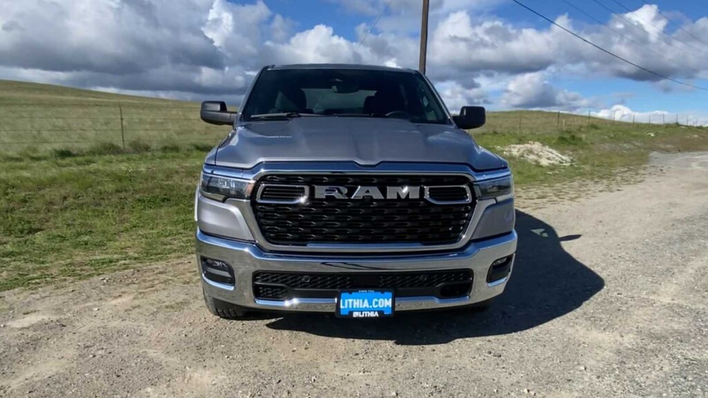 New 2025 Ram 1500 BIG HORN CREW CAB 4X4 5'7 BOX Pickup