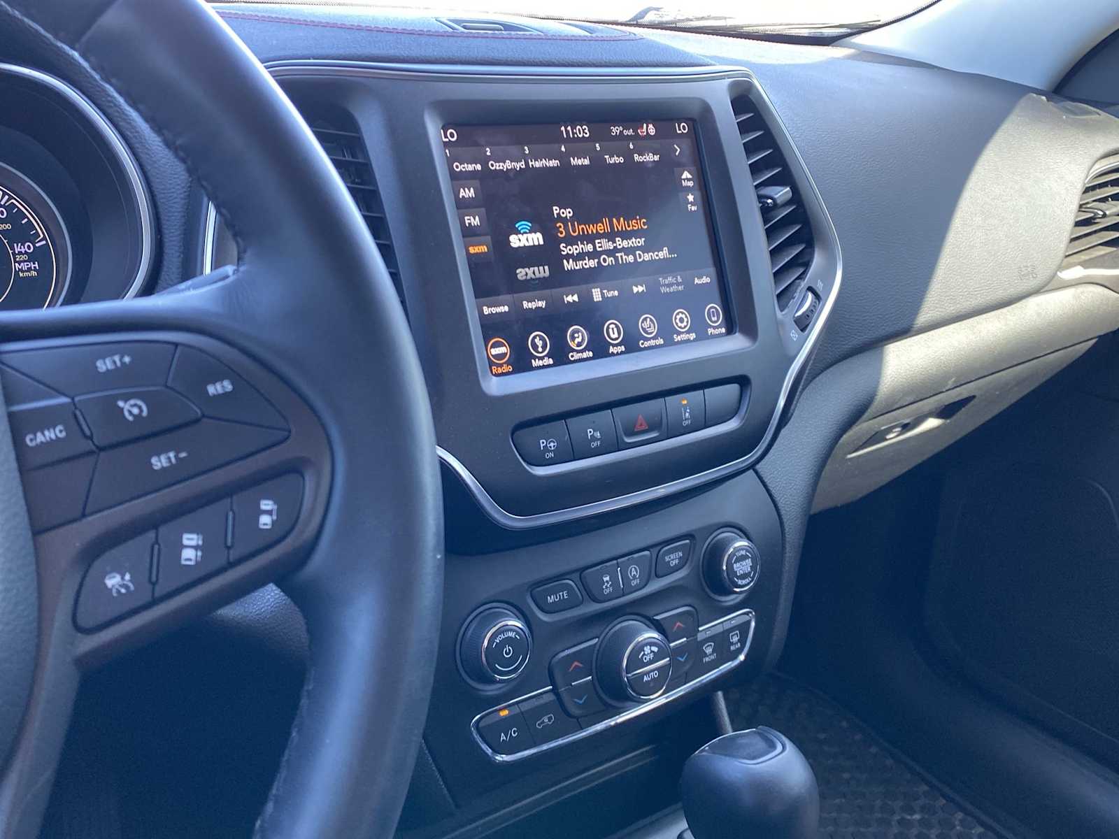 Thumbnail: 2019 Jeep Cherokee - 21