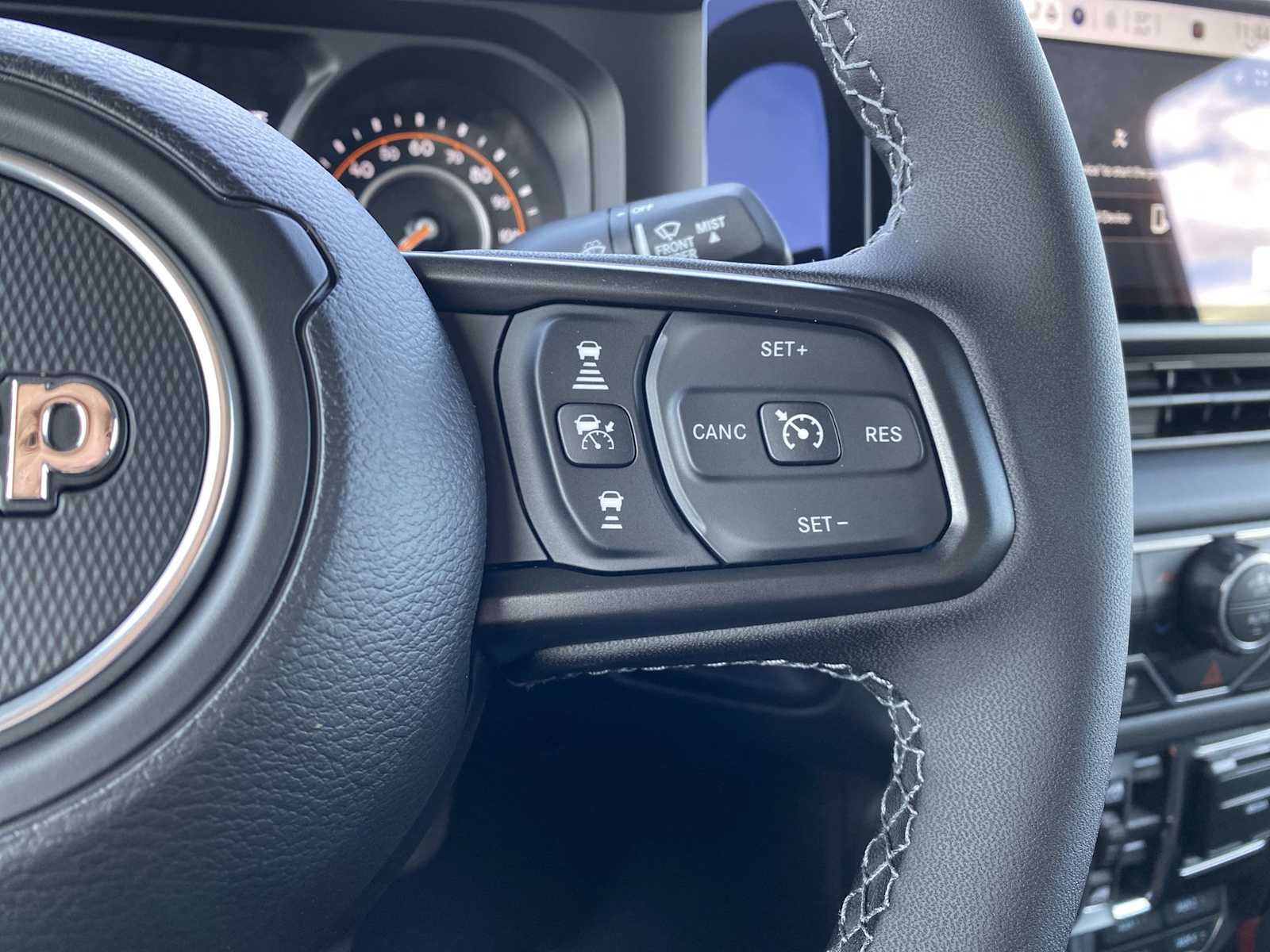 Thumbnail: 2026 Jeep Gladiator - 25