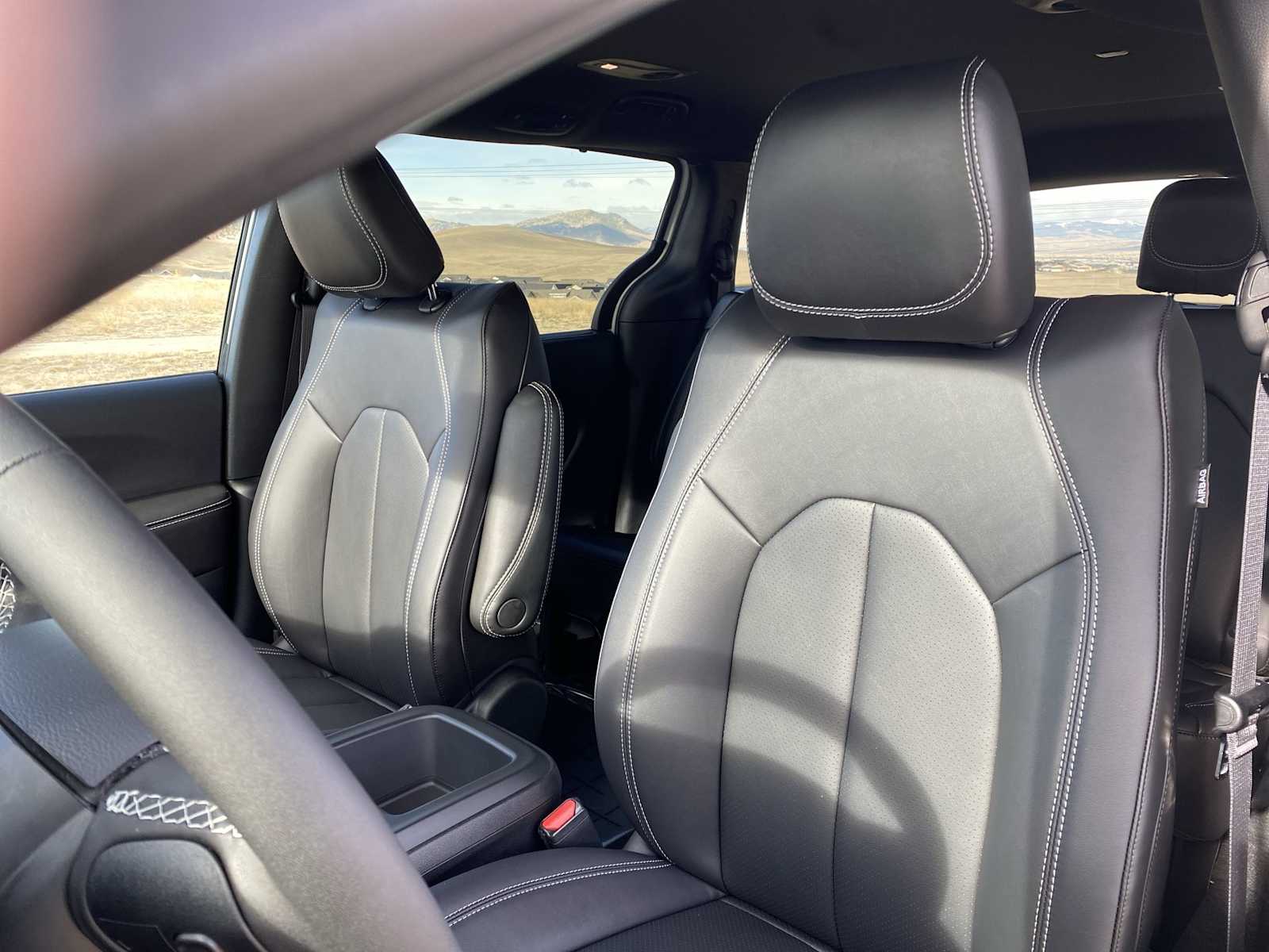 Thumbnail: 2026 Chrysler Pacifica - 19