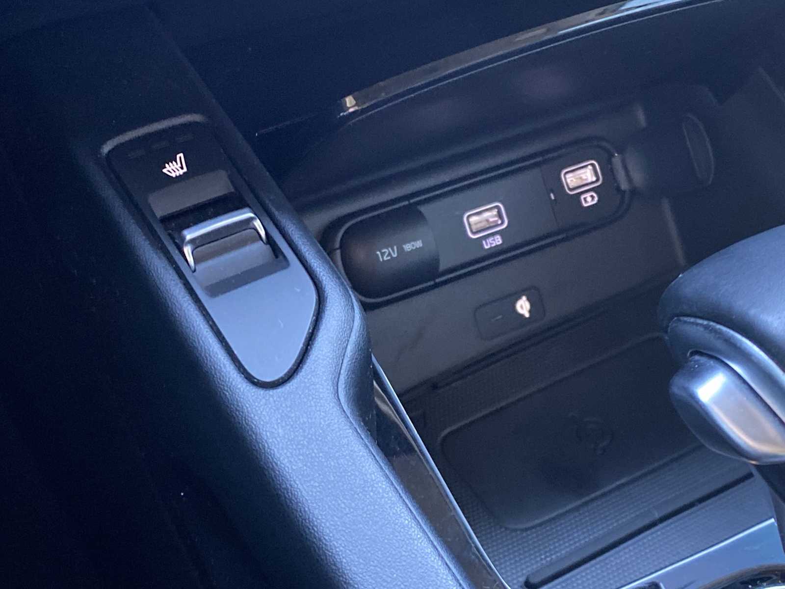 Thumbnail: 2022 Kia Telluride - 31