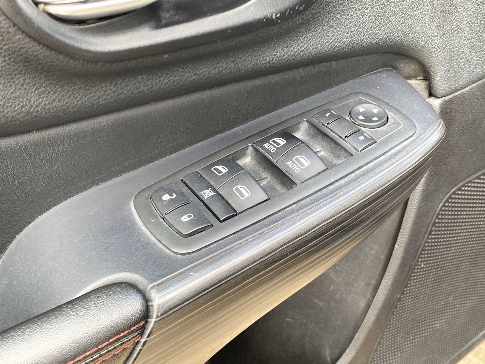 Thumbnail: 2015 Jeep Cherokee - 20