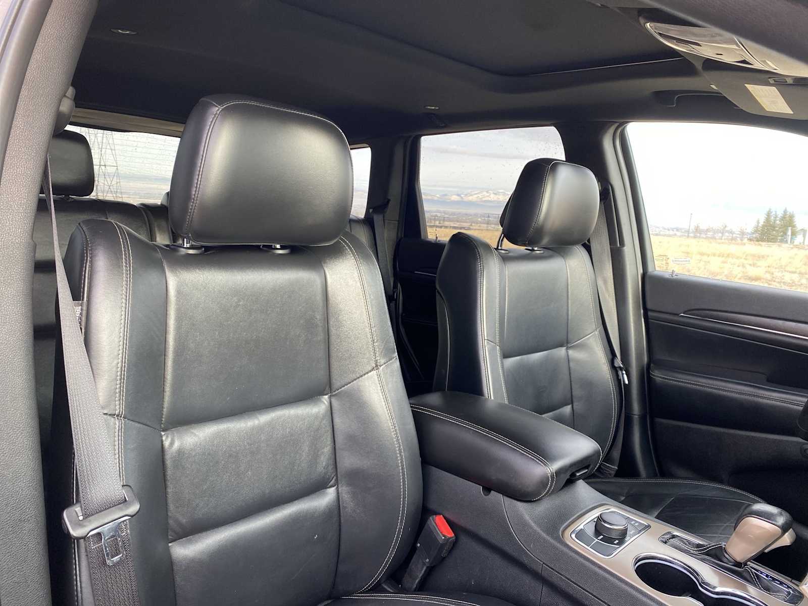 Thumbnail: 2017 Jeep Grand Cherokee - 16