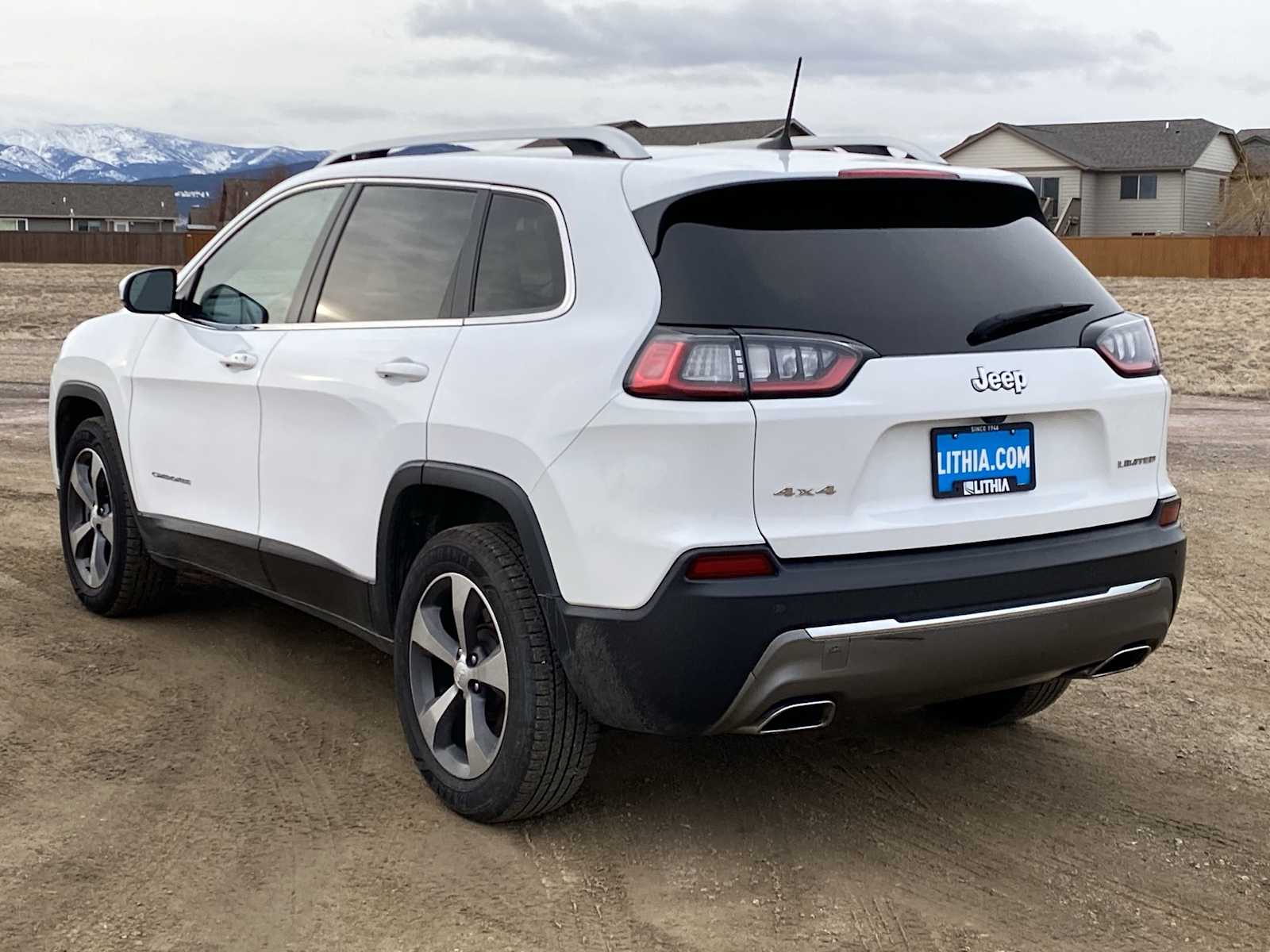 Thumbnail: 2019 Jeep Cherokee - 12