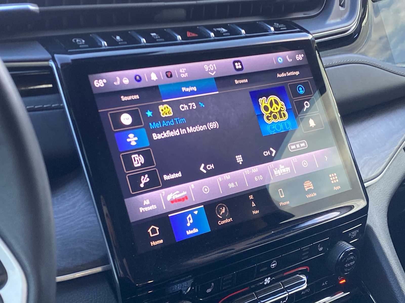 Thumbnail: 2022 Jeep Grand Cherokee - 28